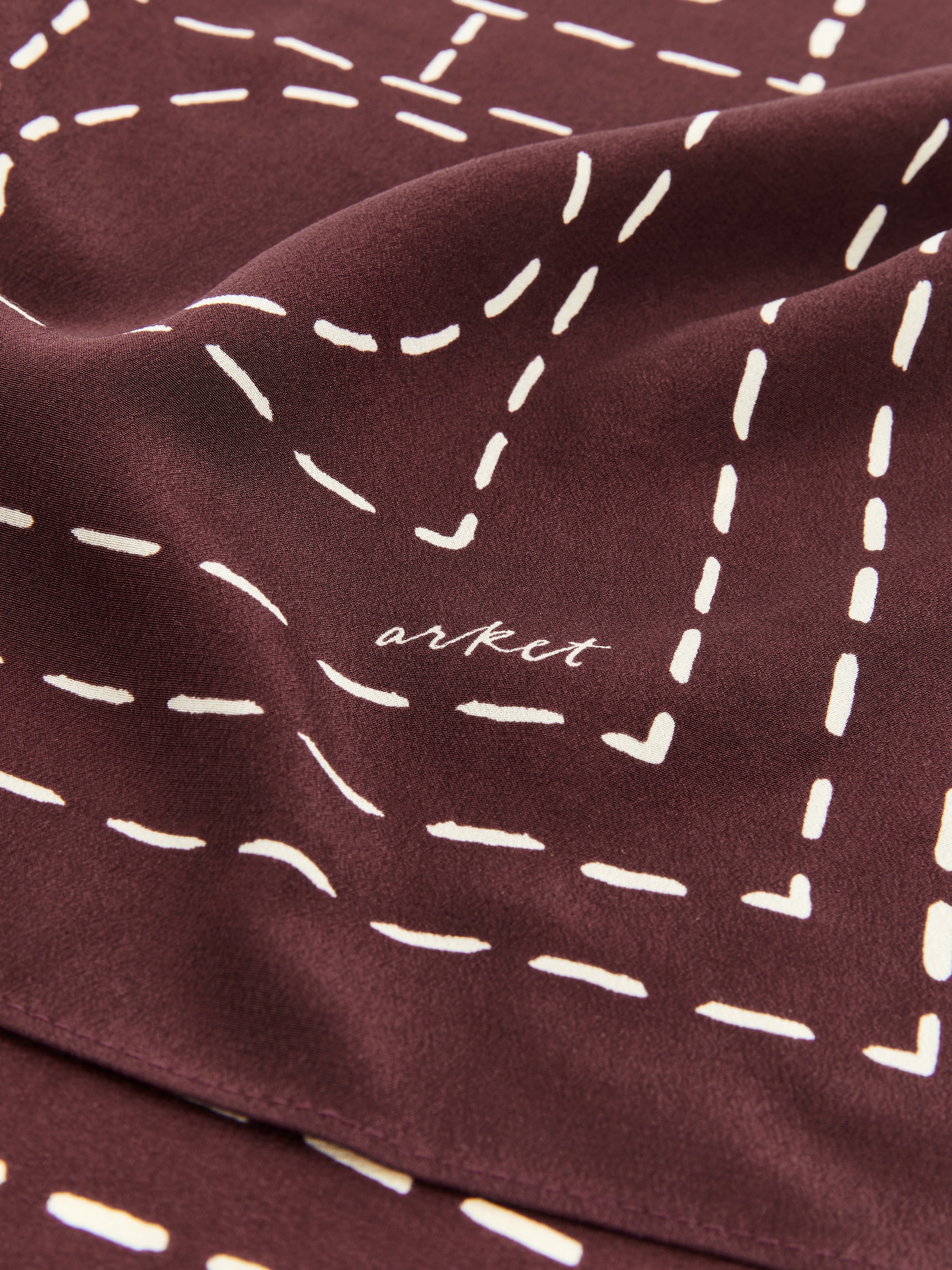 Vis større bilde: Silkeskjerf - Mørkerød - DAME | H&M NO 3