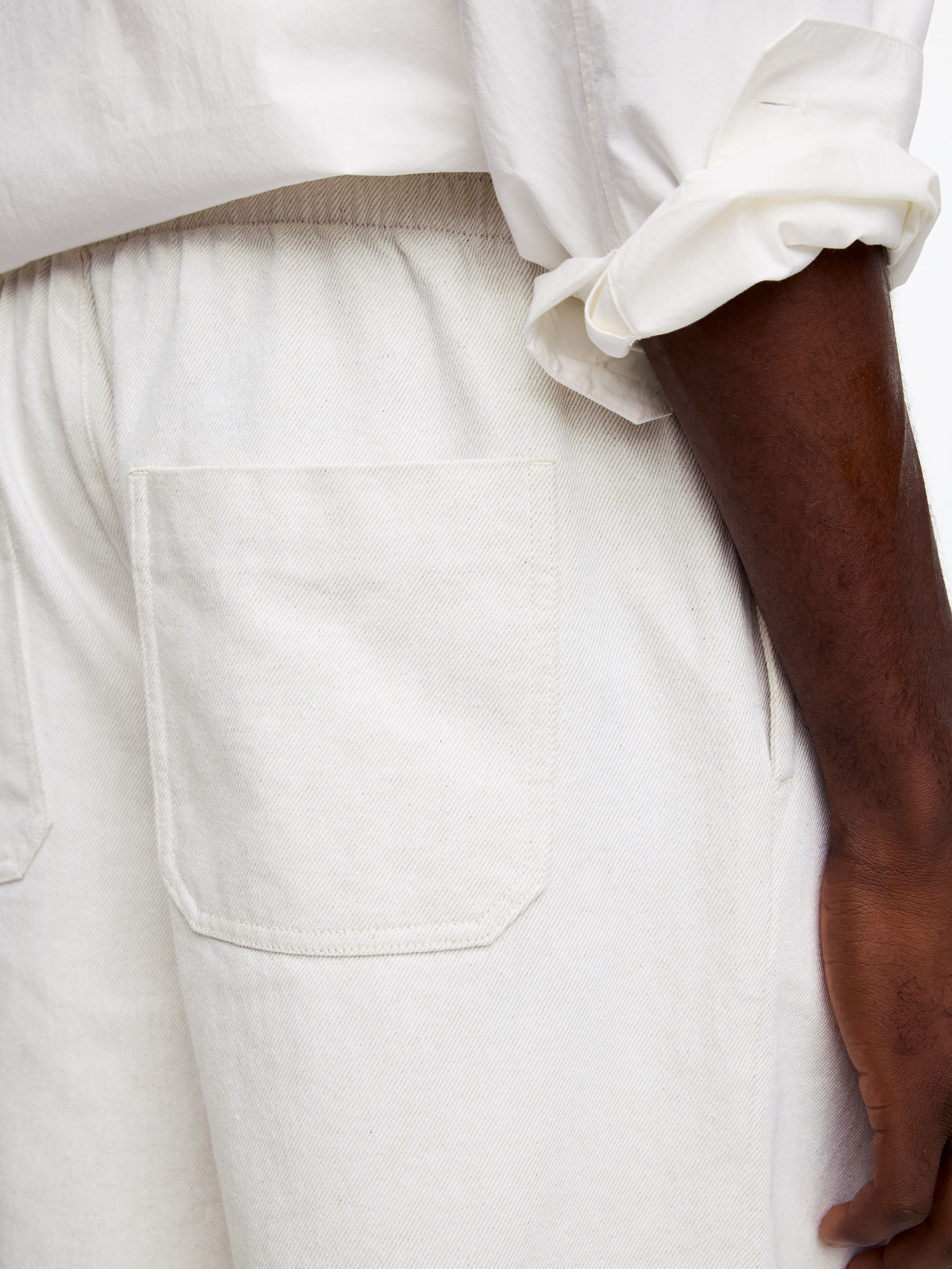 Lockere Shorts aus Baumwolle und Leinen - Cremeweiß - Relaxed Fit - Herren - StillMedia/Lookbook - 3