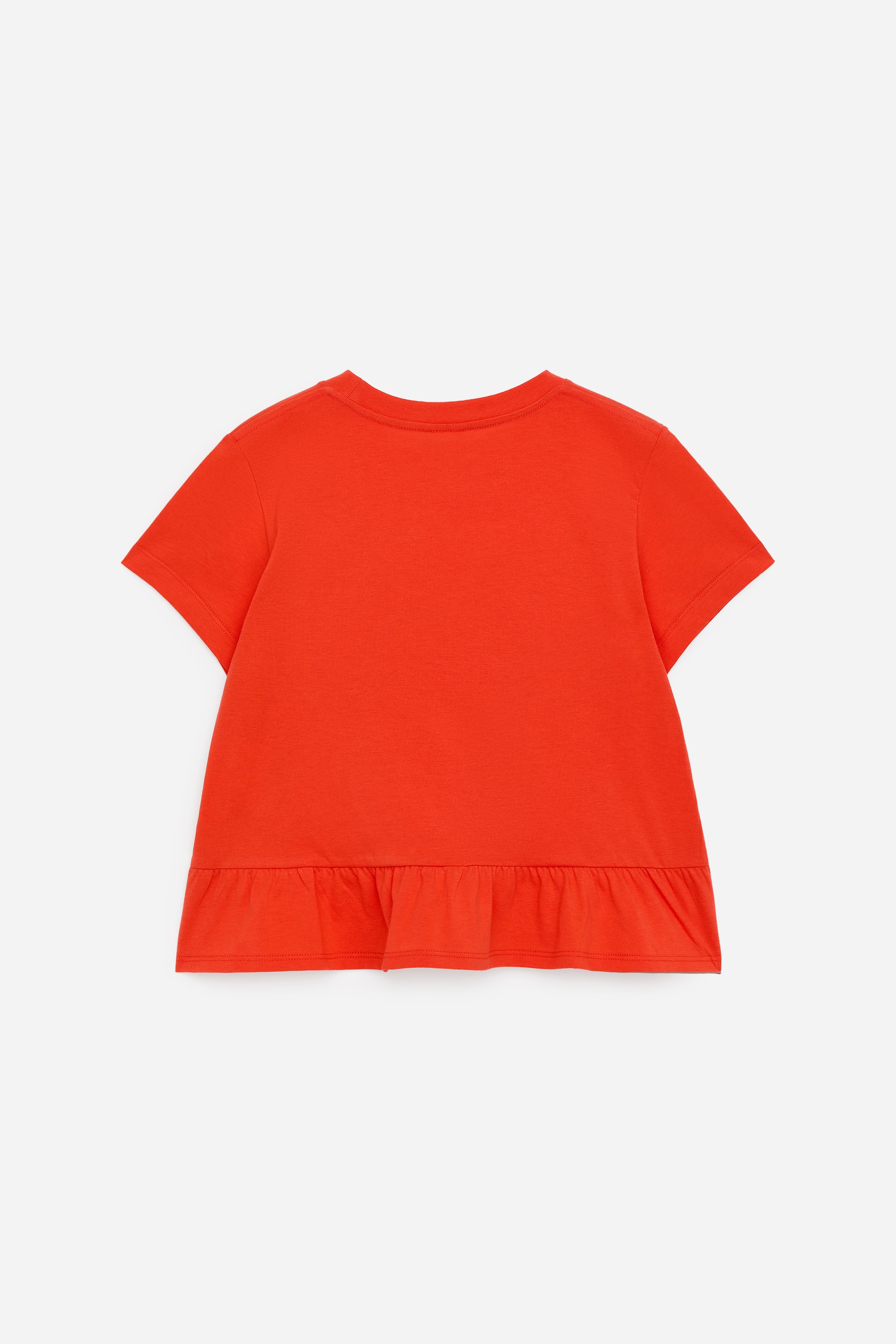 Größeres Bild anzeigen: Ein rotes Kurzarm-T-Shirt zeigt seine Rückansicht, mit einem runden Halsausschnitt und einem gerafften Schößchen-Saum.
