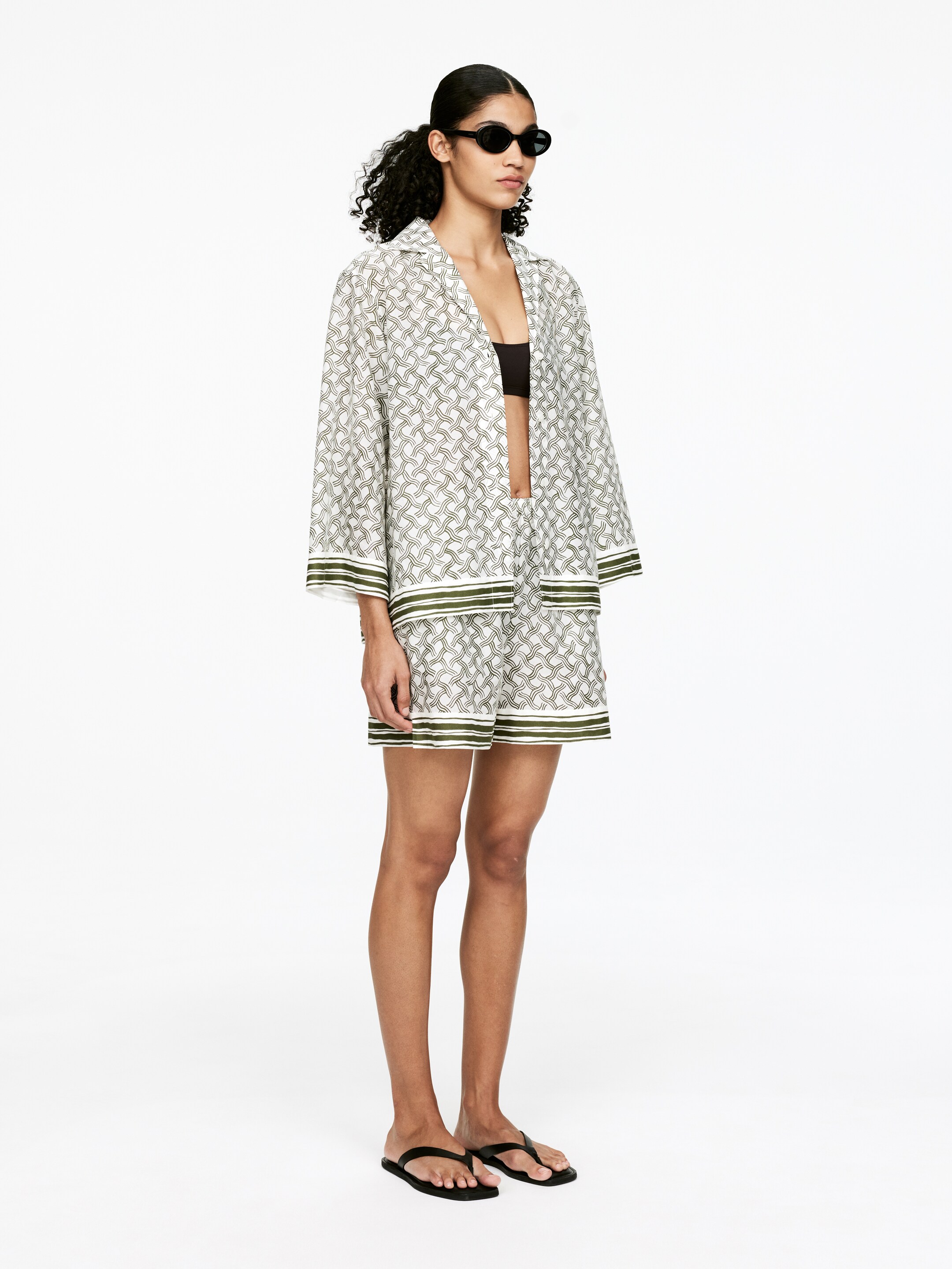 Ver imagen más grande: Camisa estampada - Blanco roto/verde oscuro - MUJER | H&M ES 2
