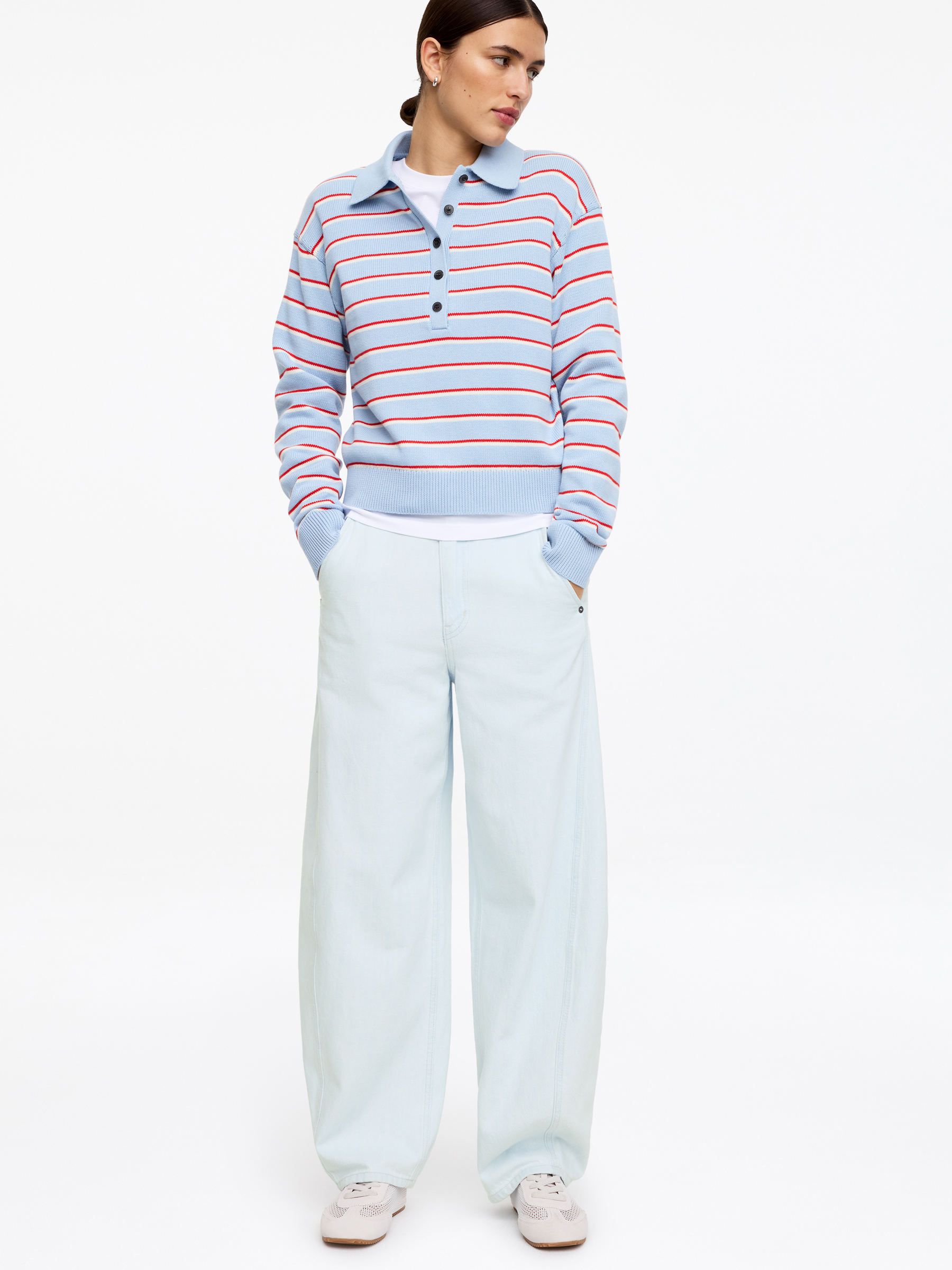 Barrel-Leg Jeans - Light Blue - Relaxed fit - Women - StillMedia/Lookbook - 2