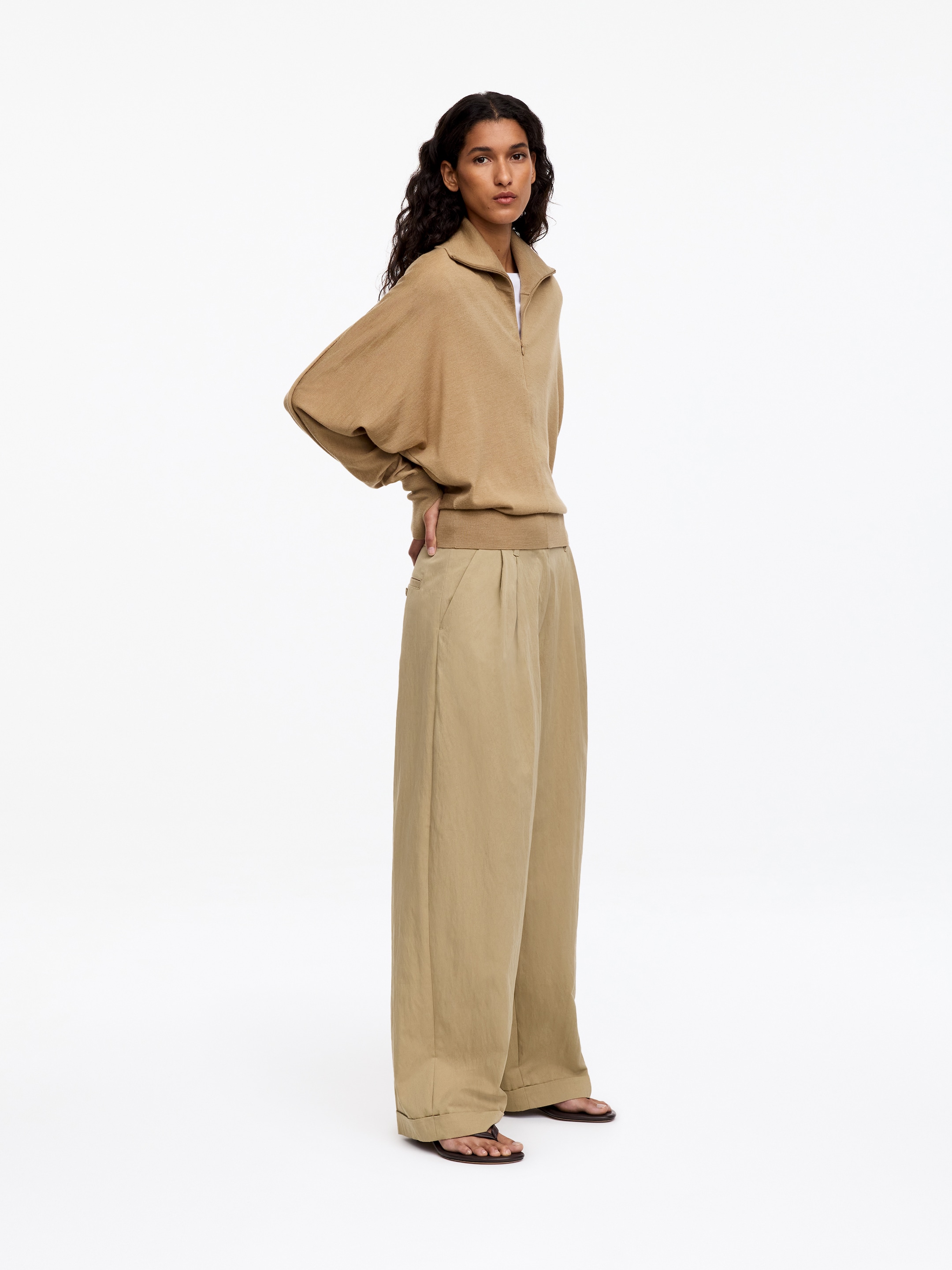 Pantalones chino holgados - Beige - Corte relajado - women - StillMedia/Lookbook - 5