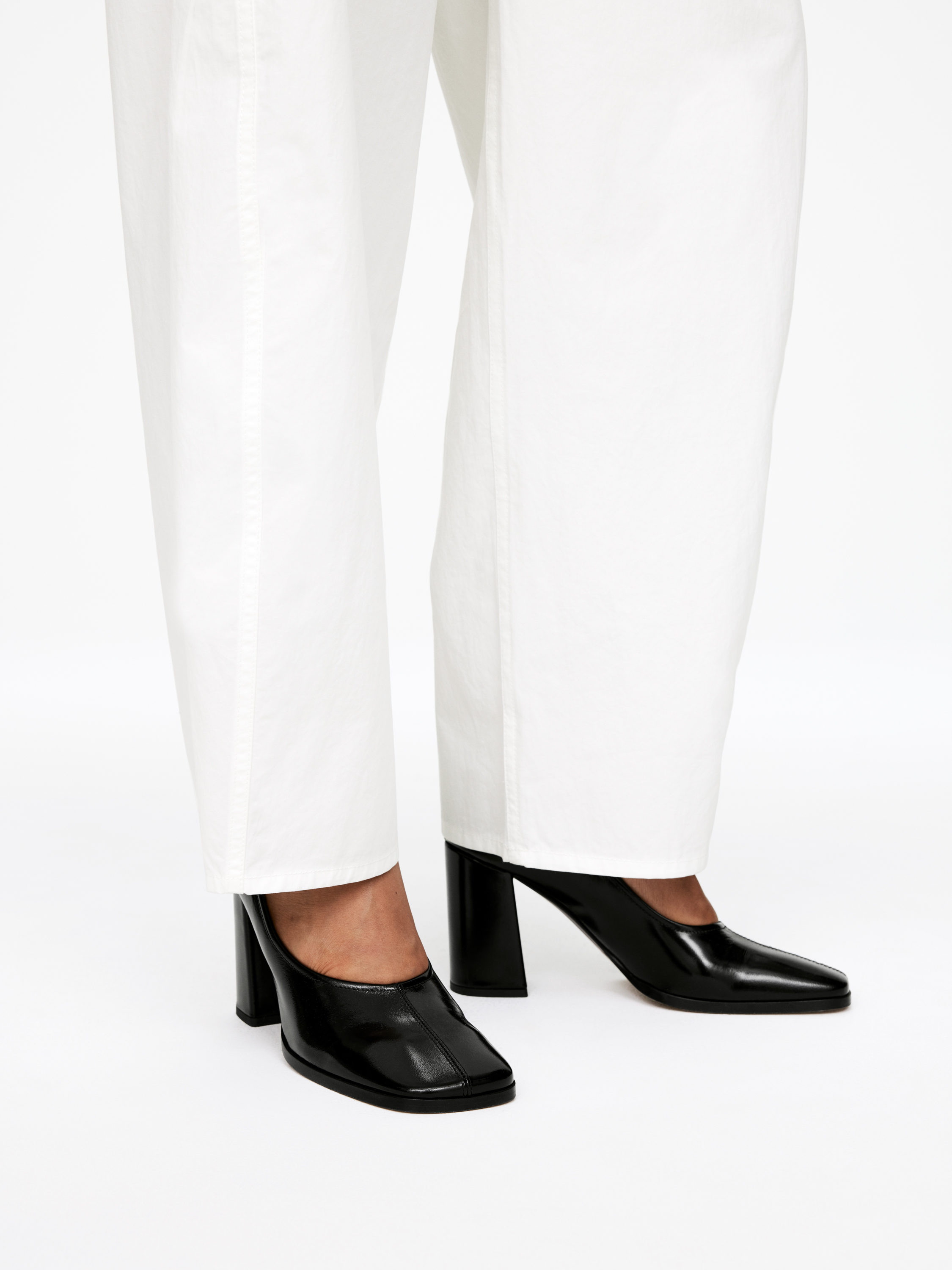 Block Heel Leather Pumps - Black - Women - StillMedia/Lookbook - 7
