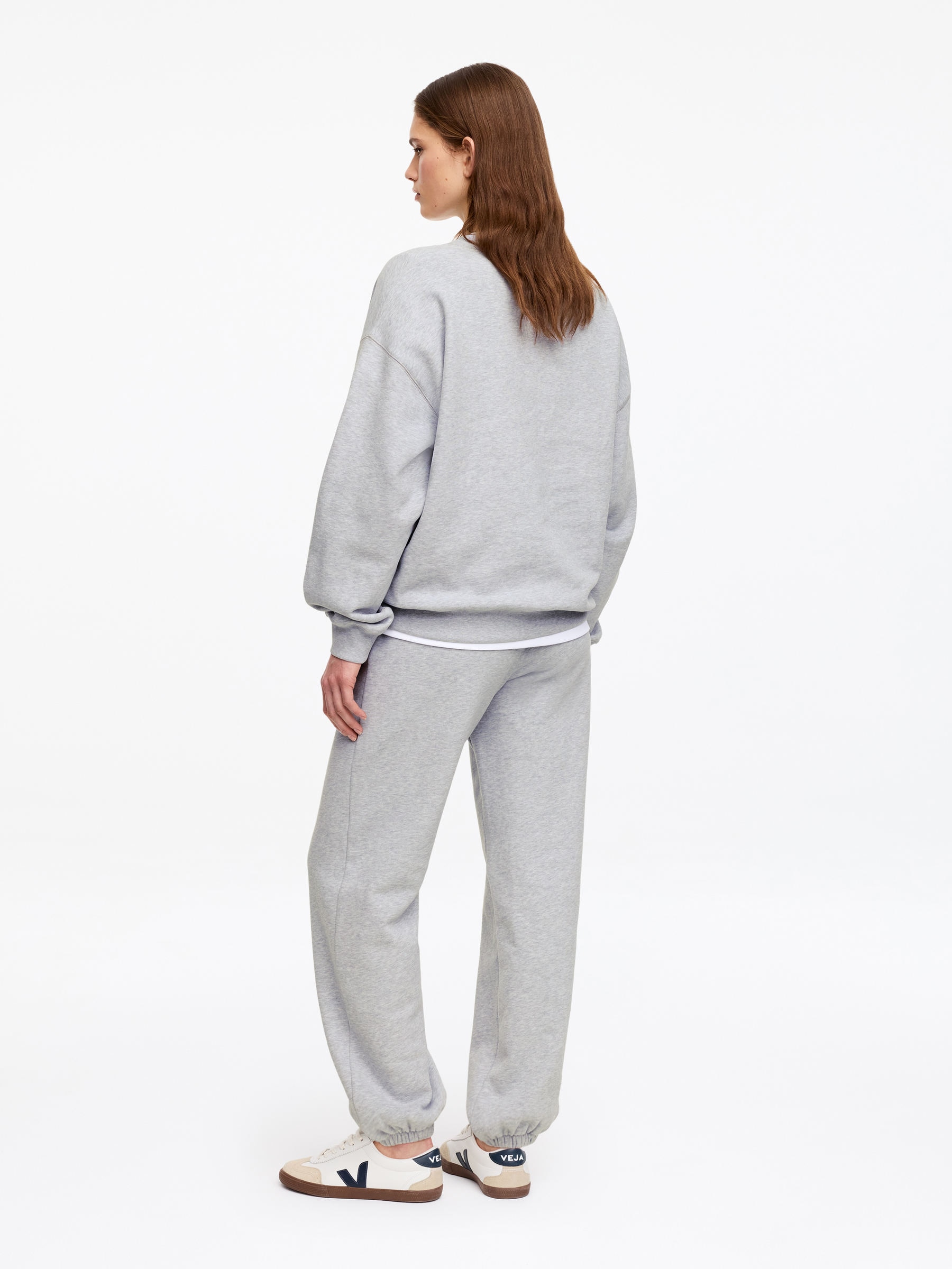 V-Neck Sweatshirt - Grey Melange - Loose fit - Women - StillMedia/Lookbook - 4