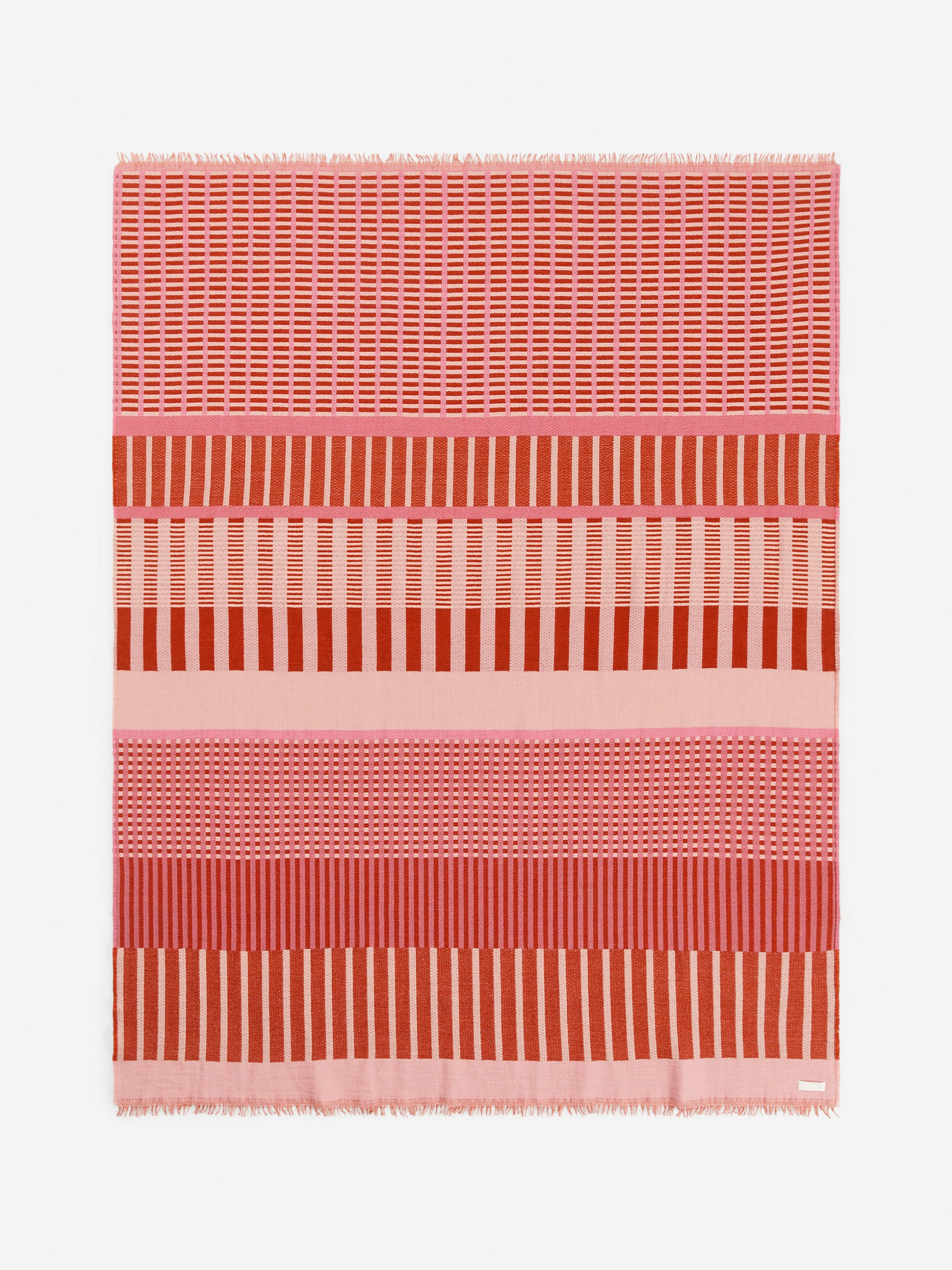Wool Blanket - Pink/Red - Homeware - StillMedia/DescriptiveStillLife - 2
