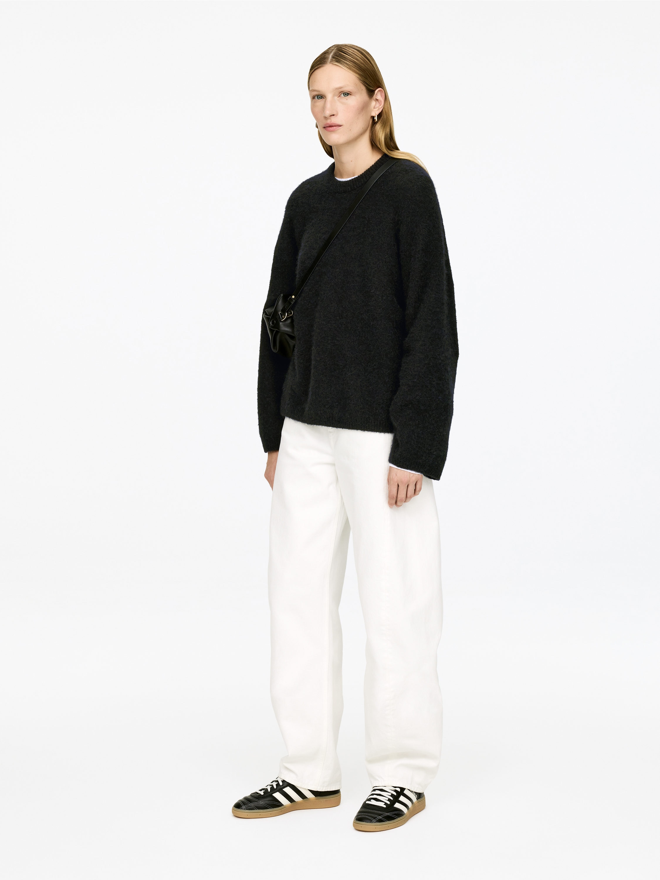 Alpaca-Wool Blend Jumper - Black - Oversized - Women - StillMedia/Lookbook - 17