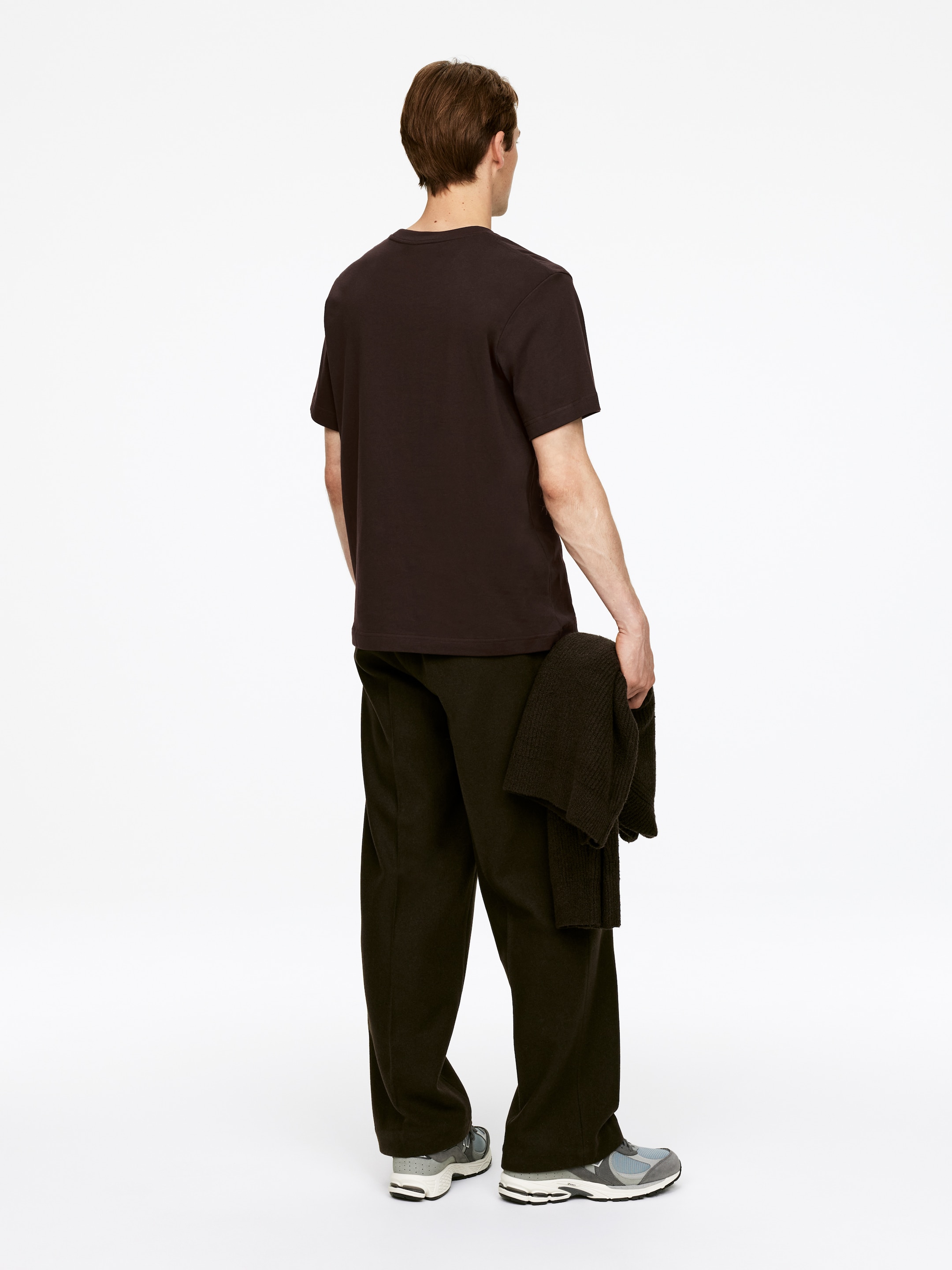 Visa större bild: T-shirt med lös passform 220 gsm - Mörkbrun - HERR | H&M FI 3