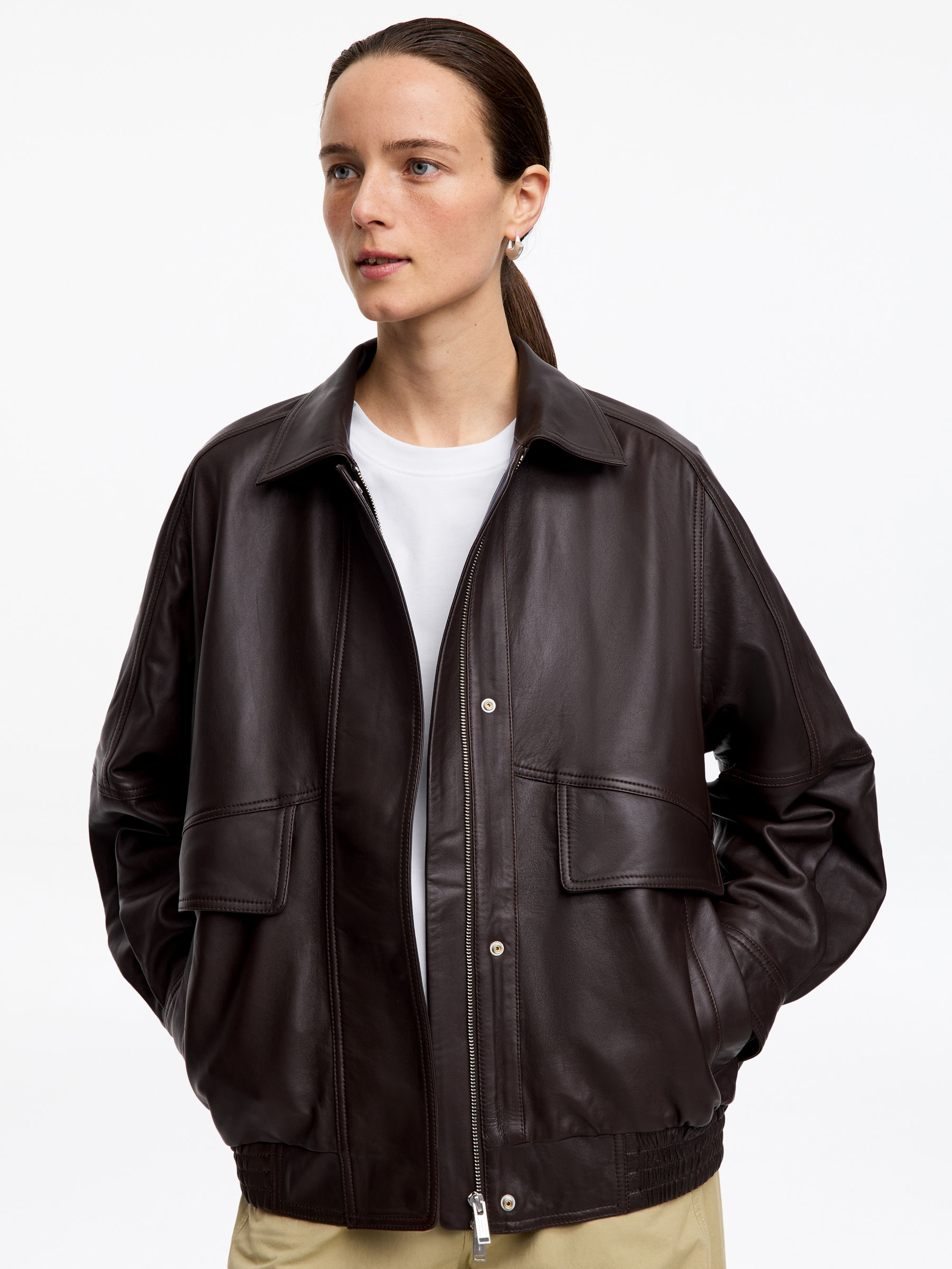 ALBA Boxy T-Shirt - White - Relaxed fit - Women - StillMedia/Lookbook - 11