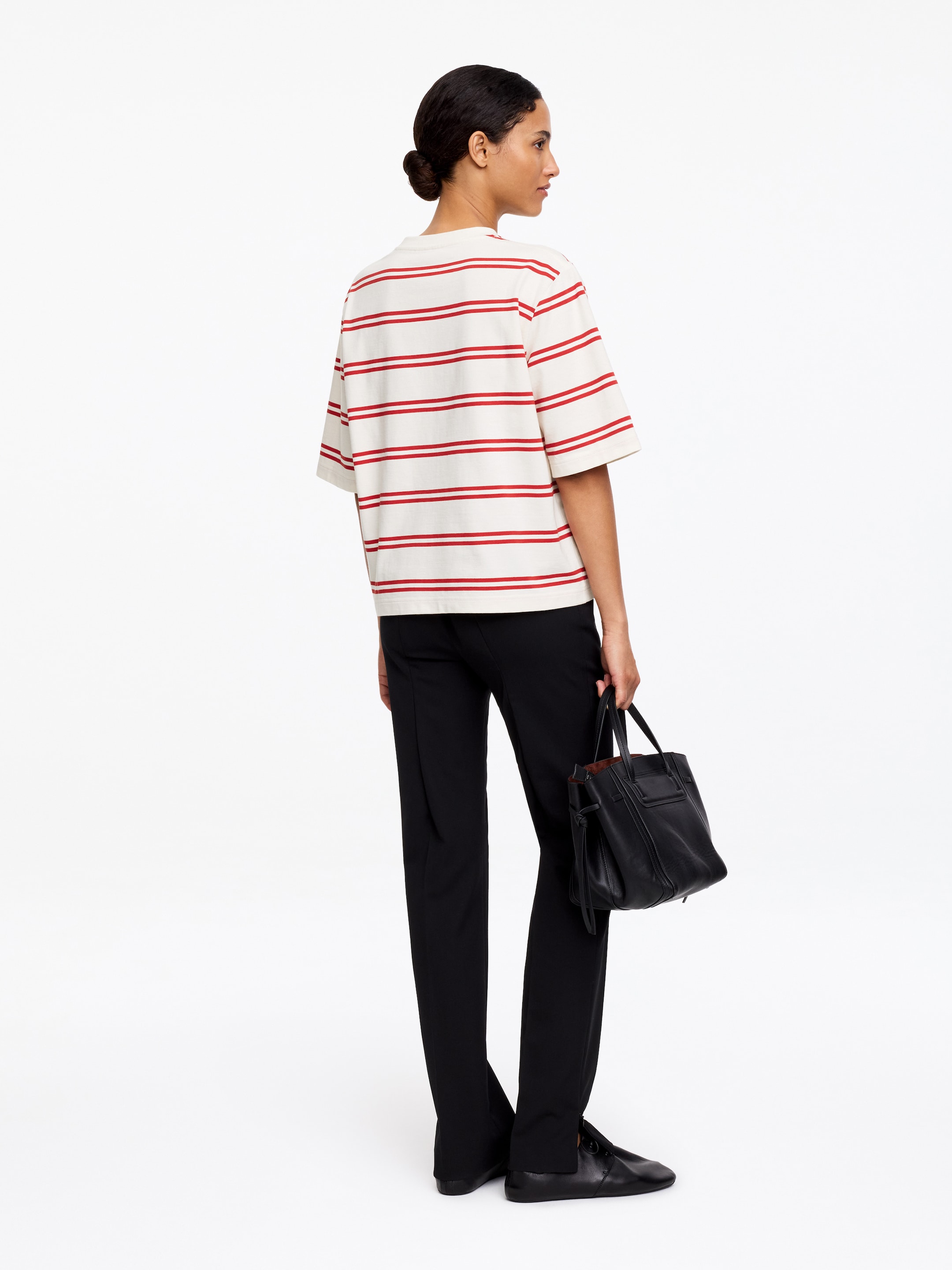 Kastiges Signature-T-Shirt - Rot/Cremeweiß - Relaxed Fit - Damen - StillMedia/Lookbook - 2