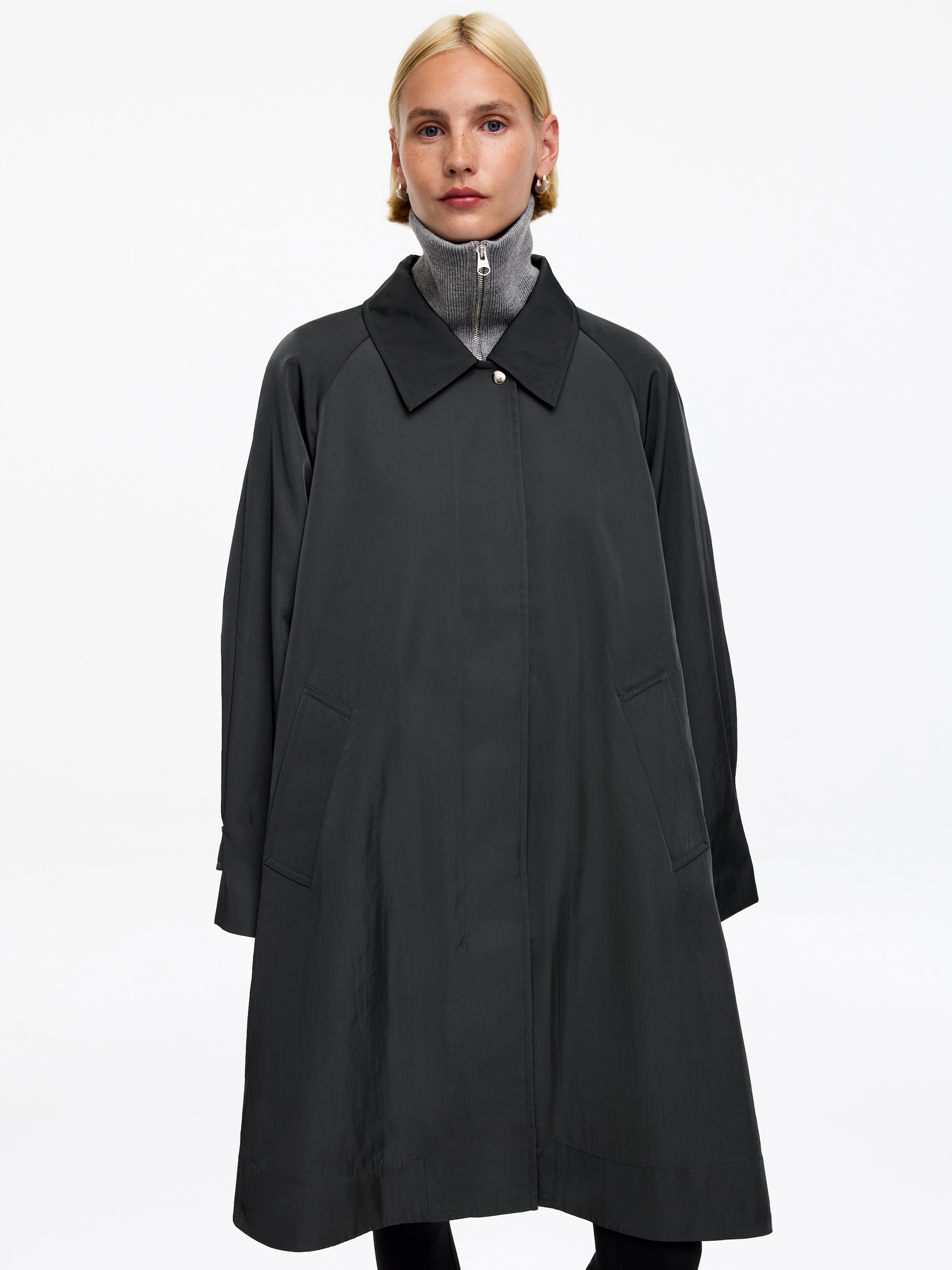 Lockerer Mantel aus Nylon - Grau - Loose Fit - women - StillMedia/Lookbook - 4