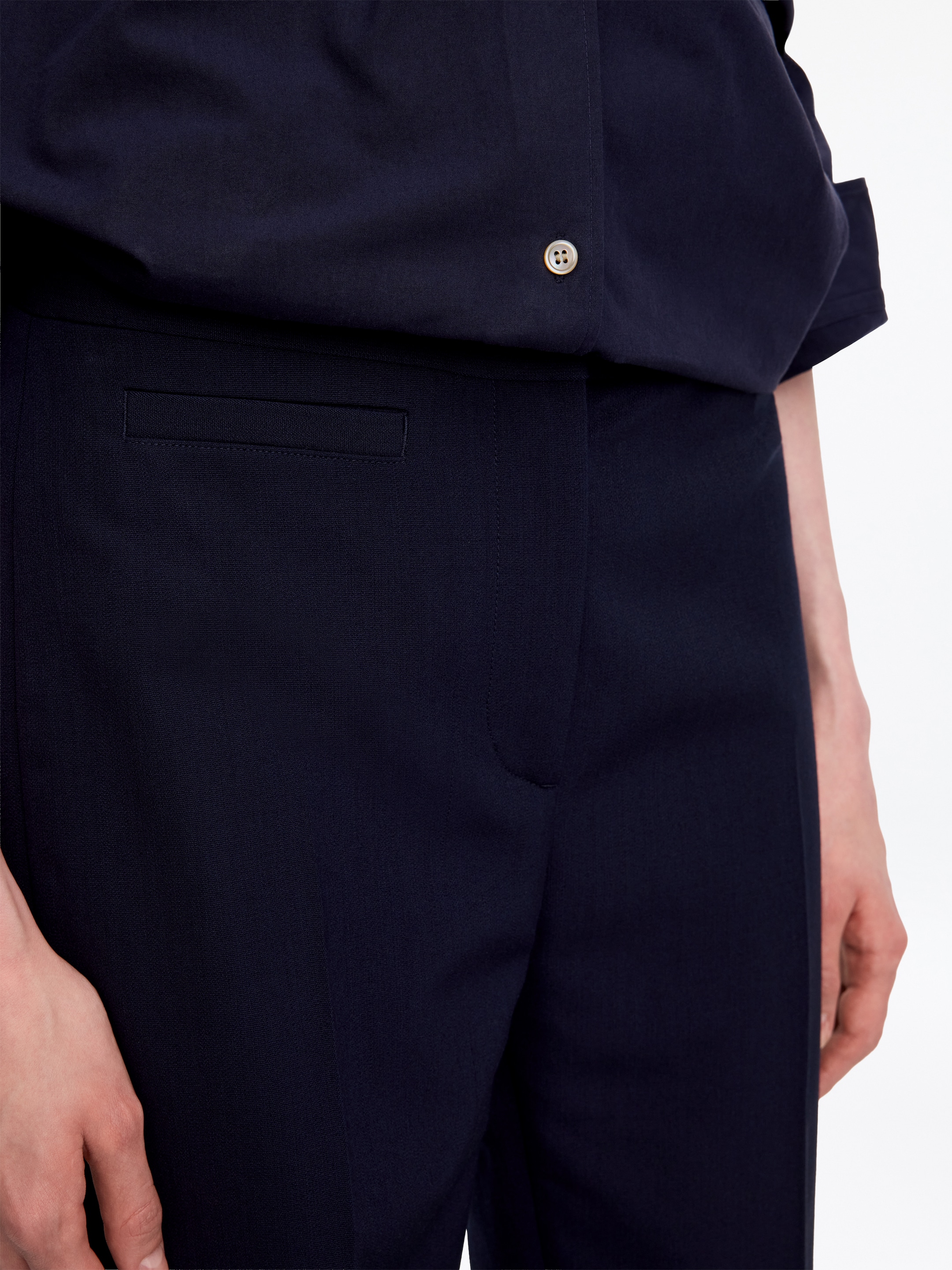 Schmale, elegante Hose - Dunkelblau - Slim Fit - women - StillMedia/Lookbook - 4