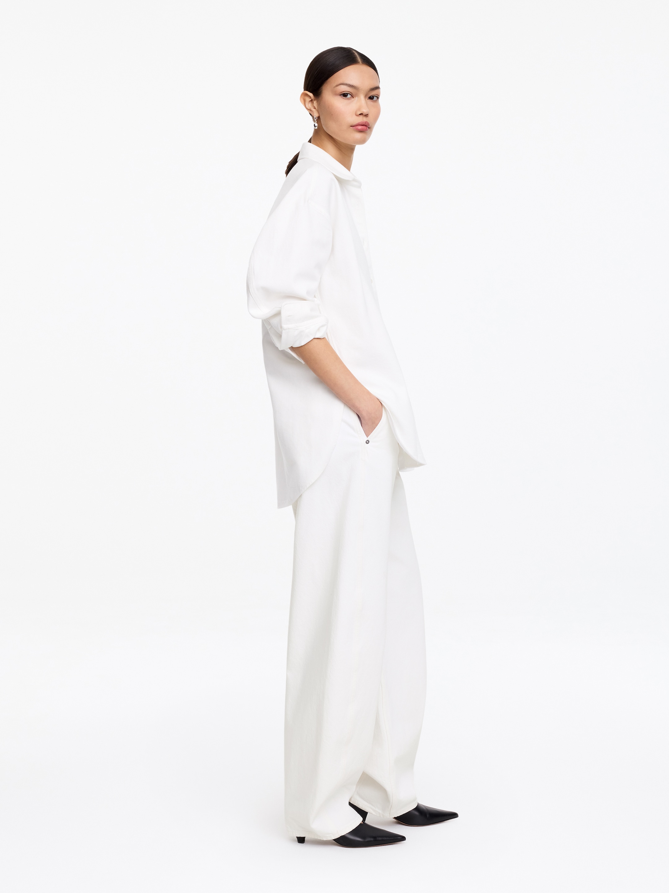 Barrel-Leg Jeans - White - Relaxed fit - Women - StillMedia/Lookbook - 2
