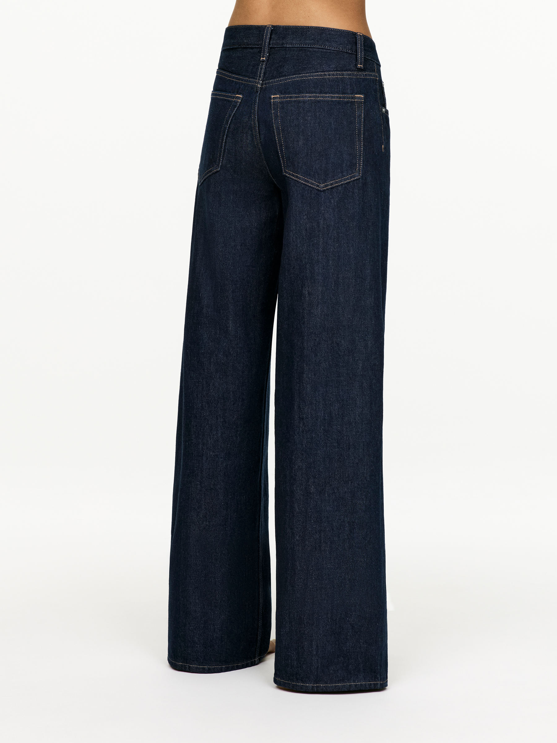 CLOUD Loose Wide Jeans - Dark Blue - Relaxed fit - Women - StillMedia/Lookbook - 13