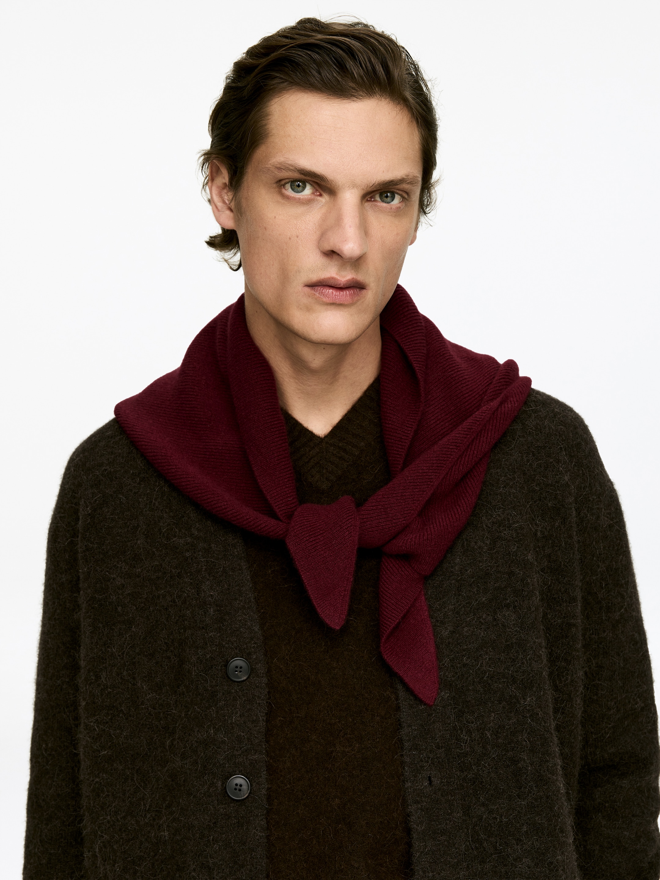 Ver imagem maior: Pure Cashmere Triangle Scarf - Burgundy - HOMEM | H&M PT 1