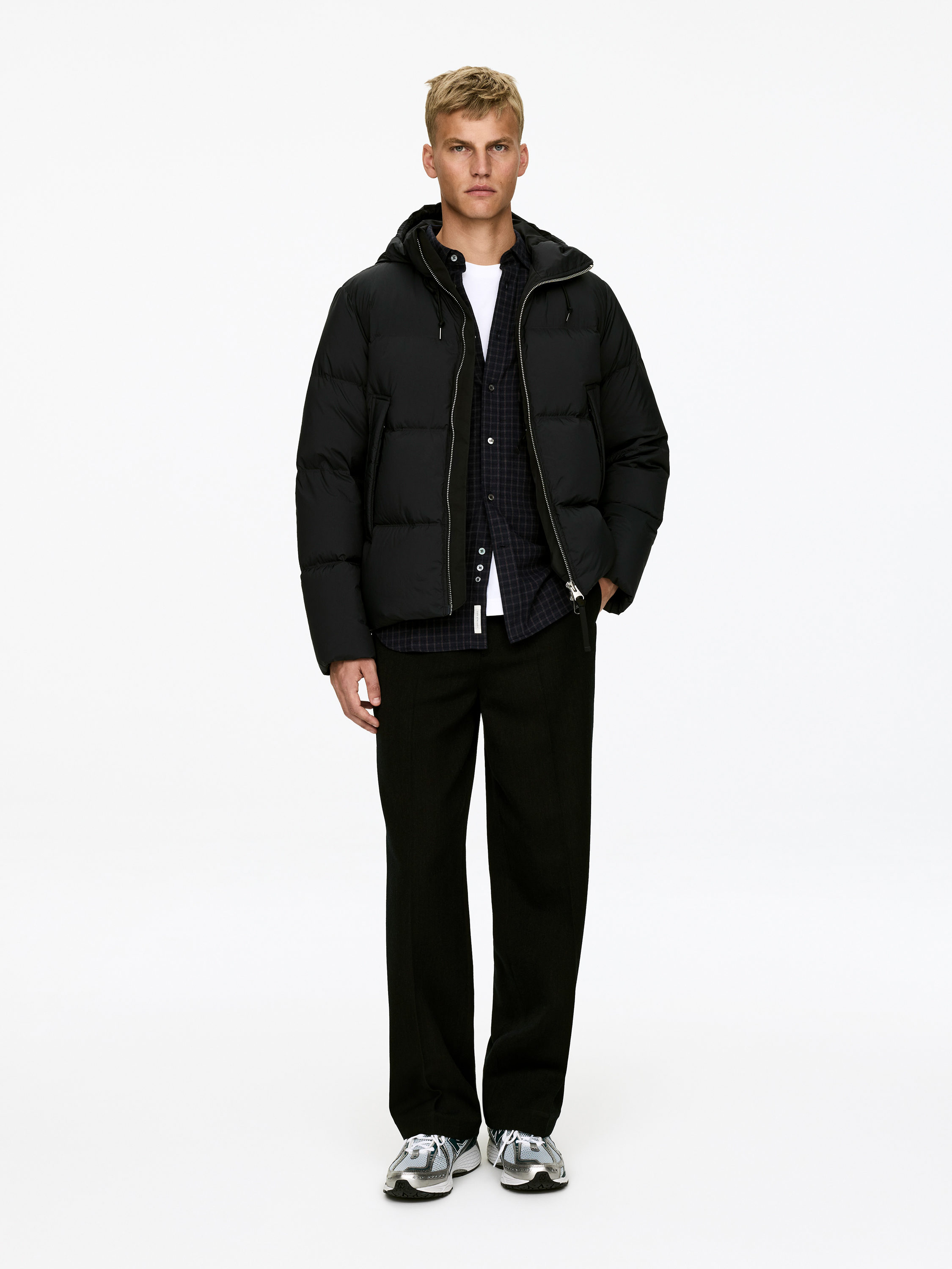 Upcycled Down Puffer Jacket - Black - Regular fit - Men - StillMedia/Lookbook - 23