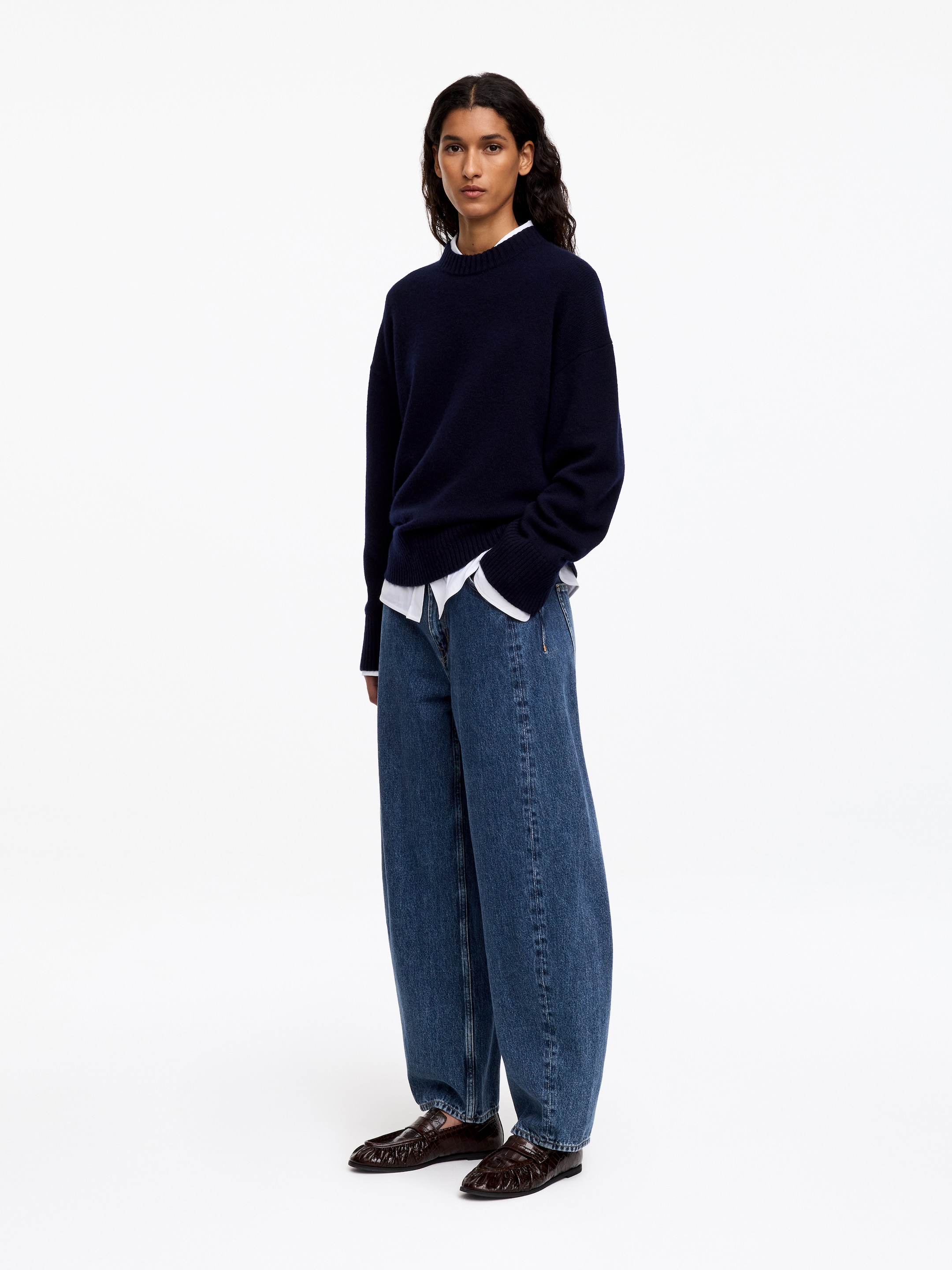 BLOOM Barrel Jeans - Dark Blue - Relaxed fit - women - StillMedia/Lookbook - 3