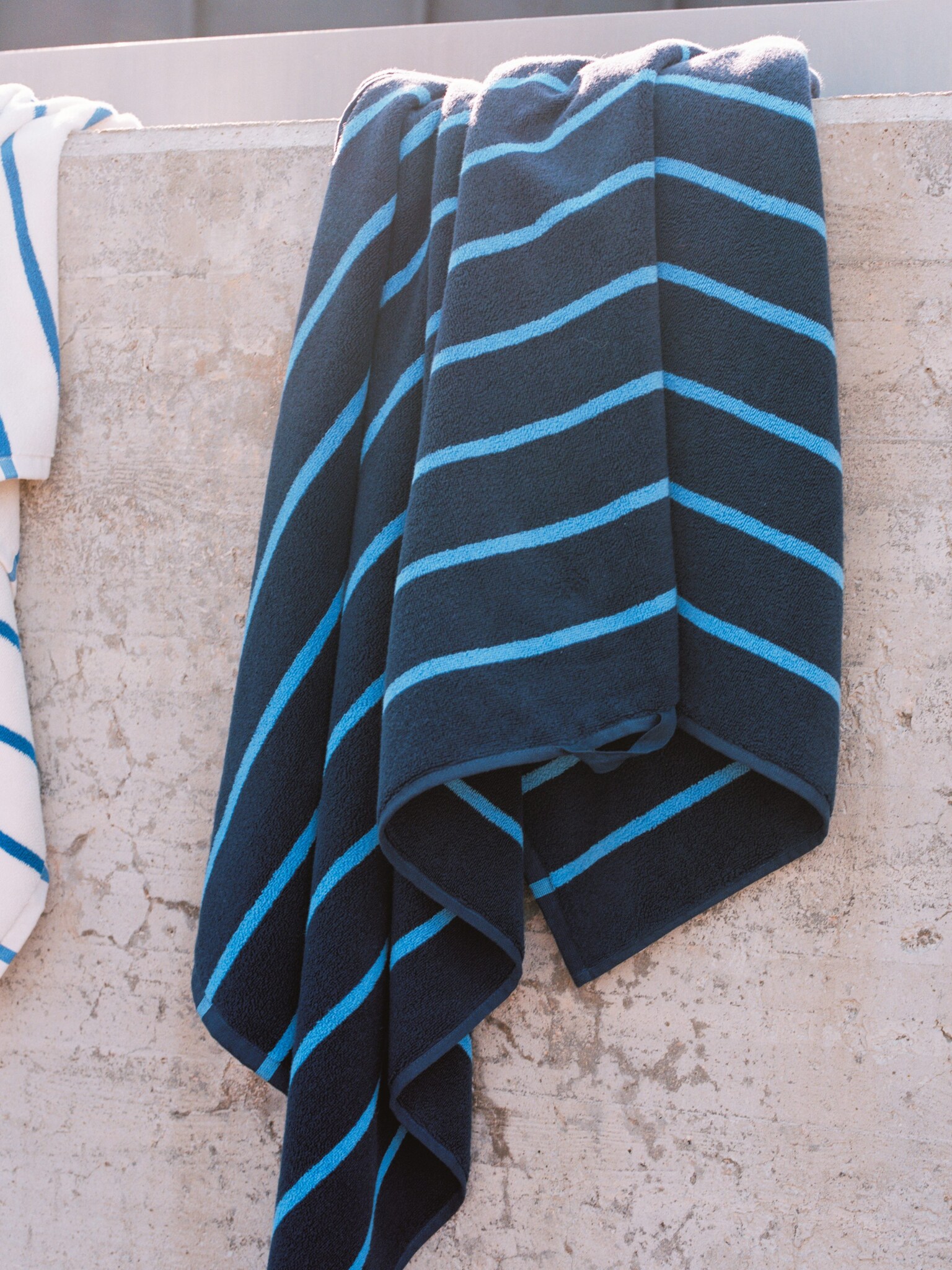 Serviette de bain 80 x 165 cm - Bleu/Rayé
