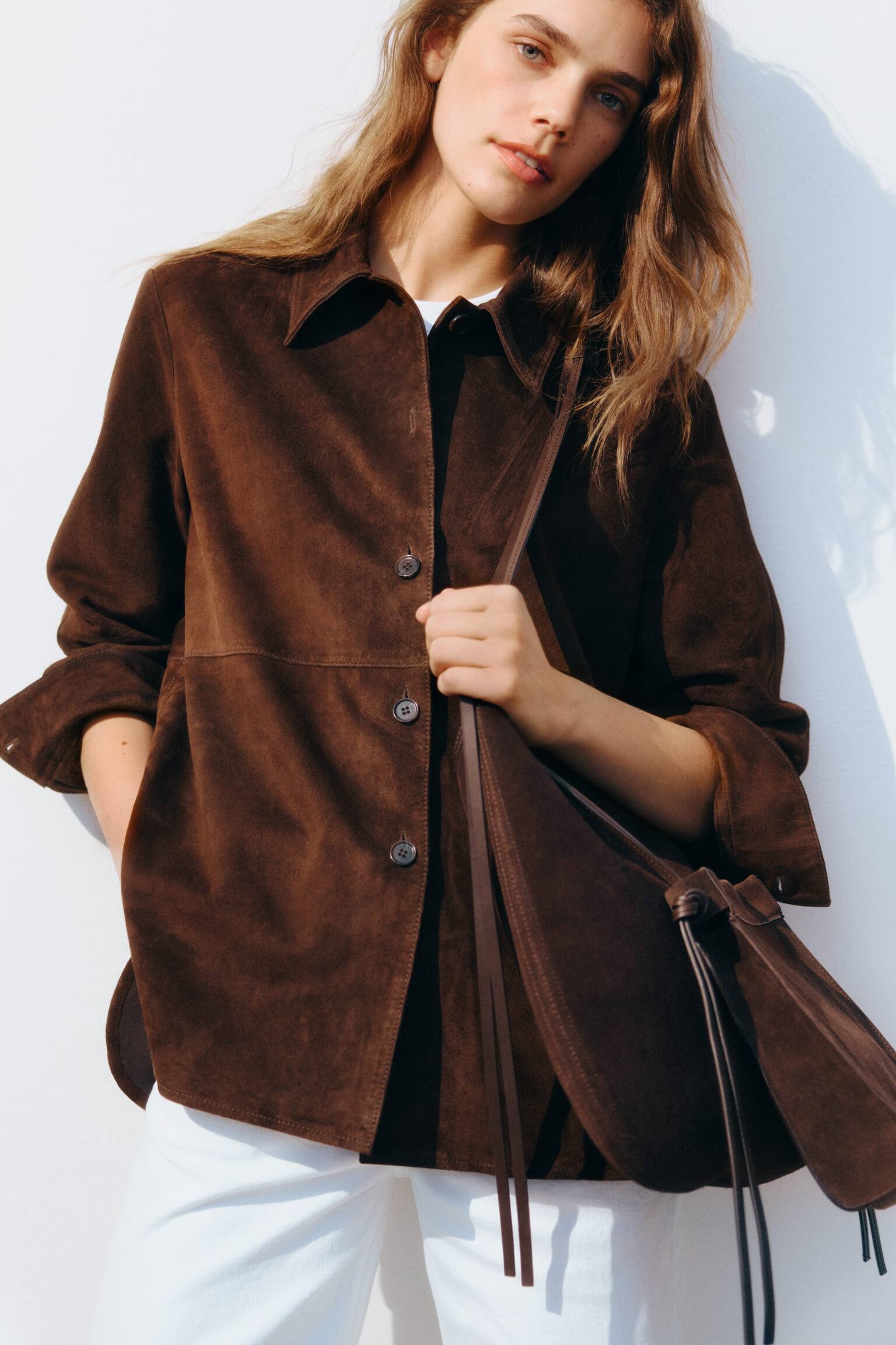 Crossbody-taske i ruskind - Mørkebrun - 3