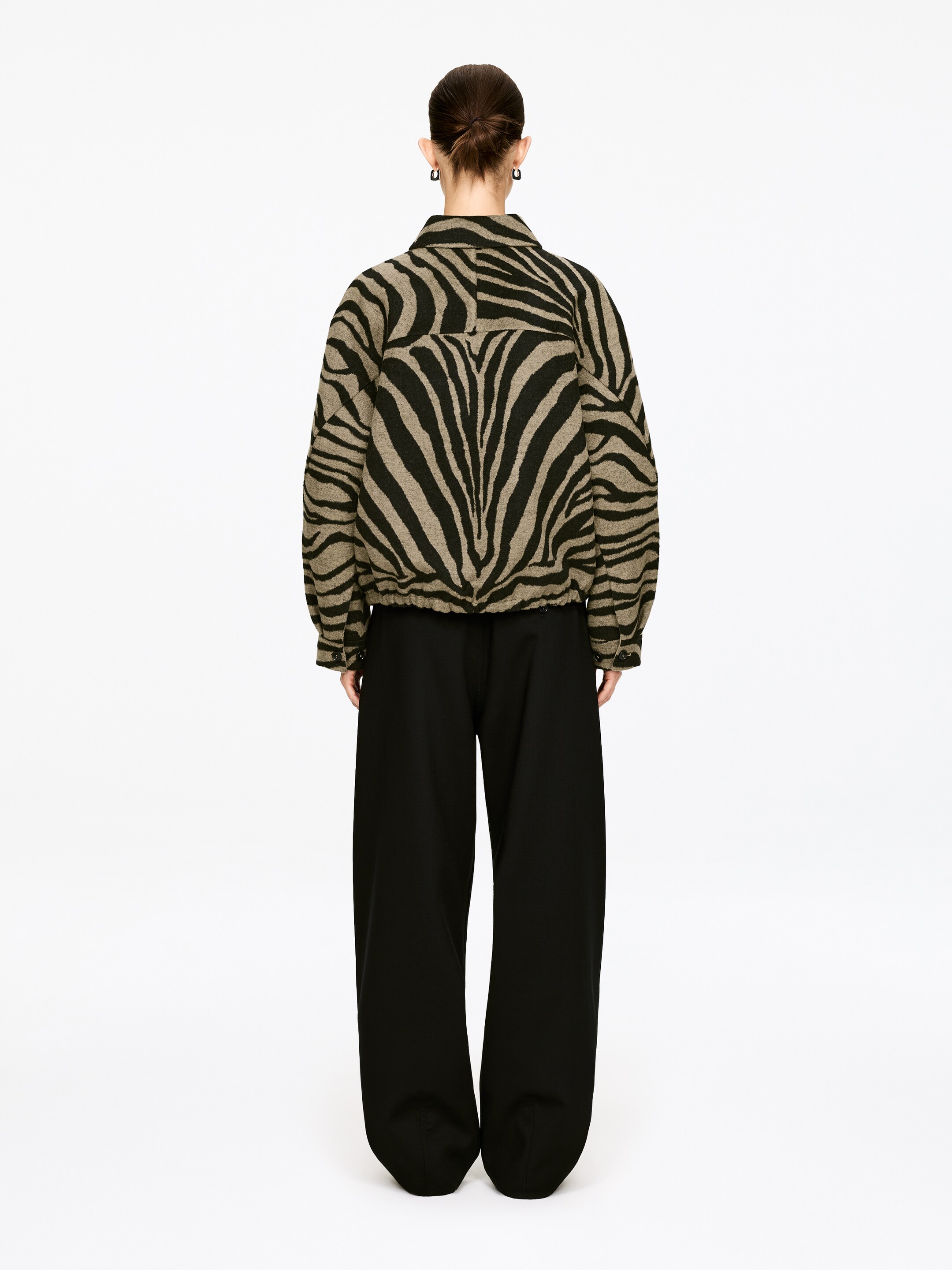 Ver imagen más grande: Chaqueta en jacquard - Beige/negro - MUJER | H&M ES 2