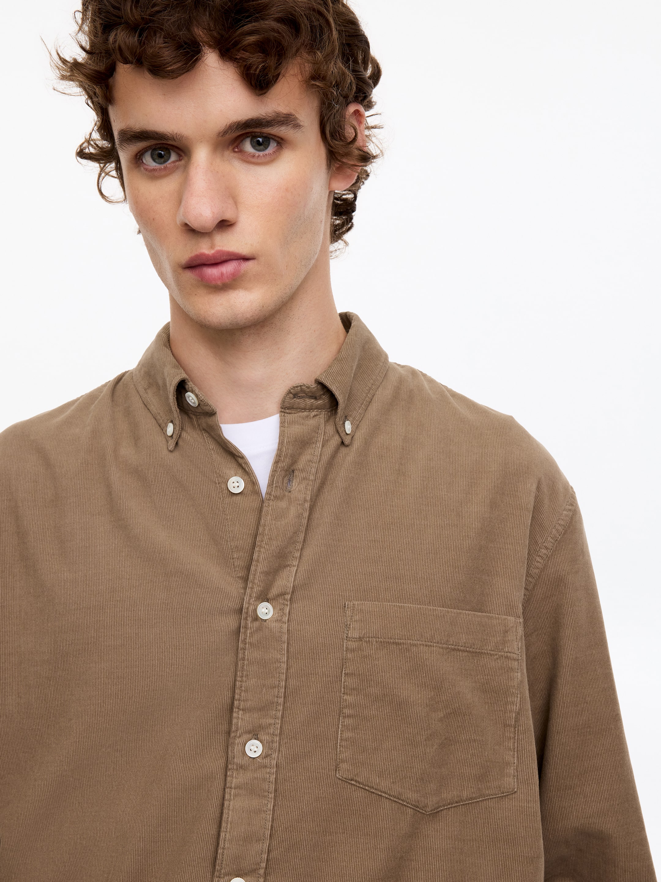 Hemd aus Baumwoll-Feincord - Taupe - Regular Fit - men - StillMedia/Lookbook - 3