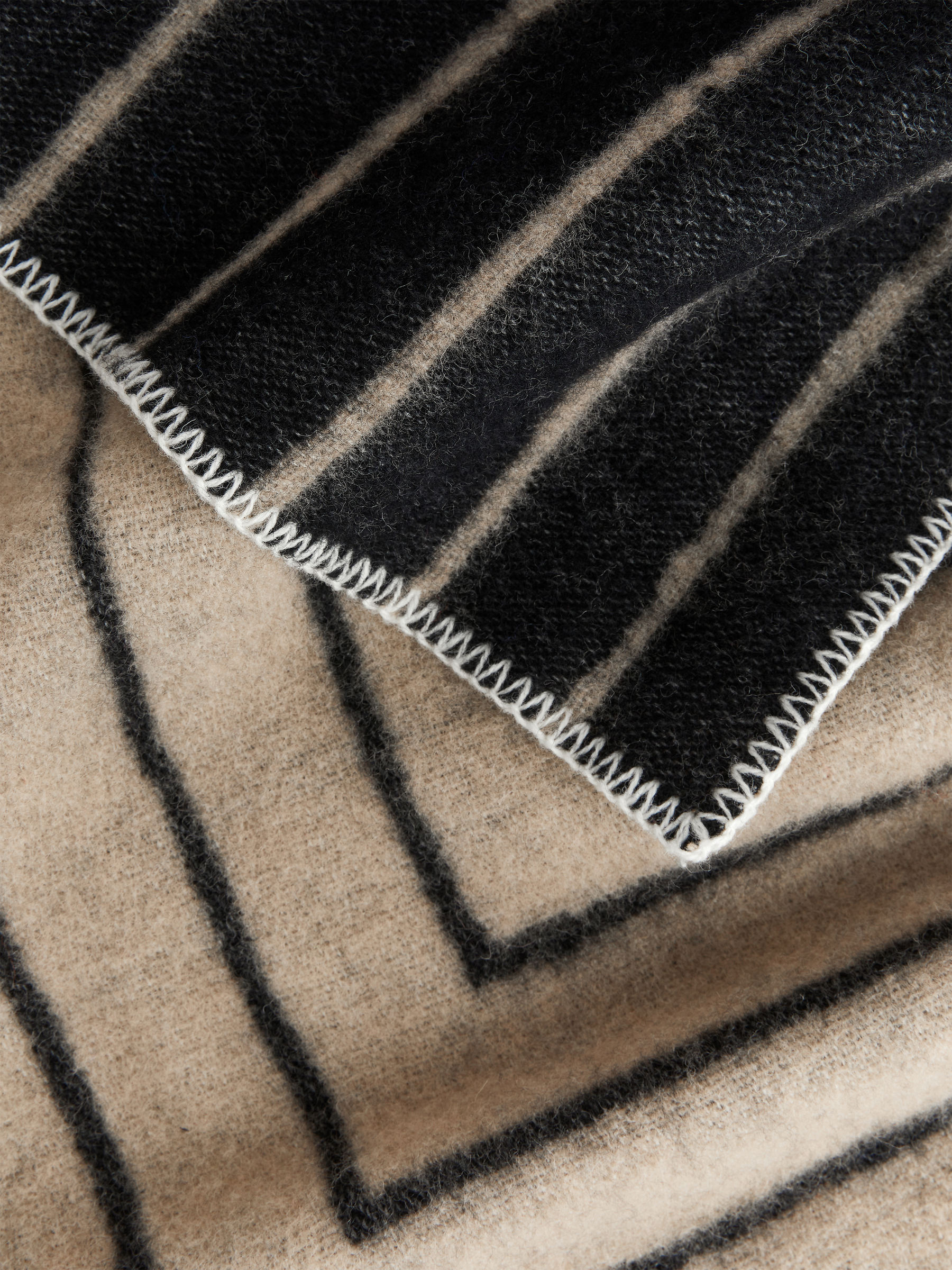 Klippan Wool Blanket - Beige/Black - Homeware - StillMedia/DescriptiveDetail - 1