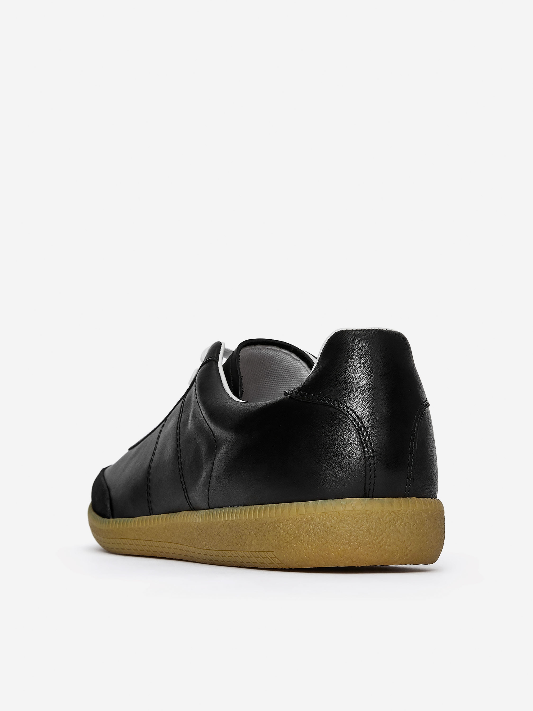 Leather Trainers - Black - Men - StillMedia/DescriptiveStillLife - 2