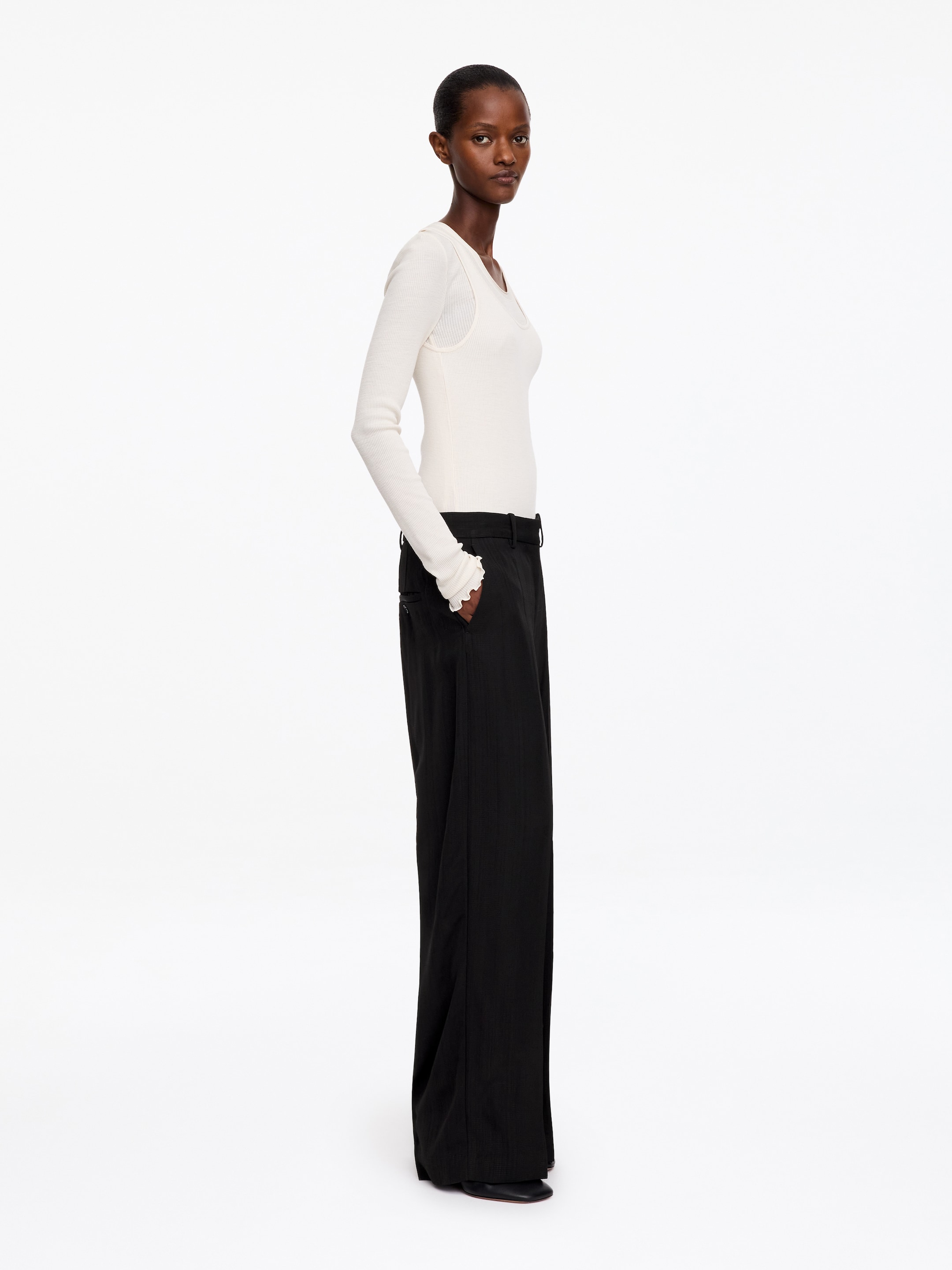 Relaxed Tailored Trousers - Black - Relaxed fit - women - StillMedia/Lookbook - 3