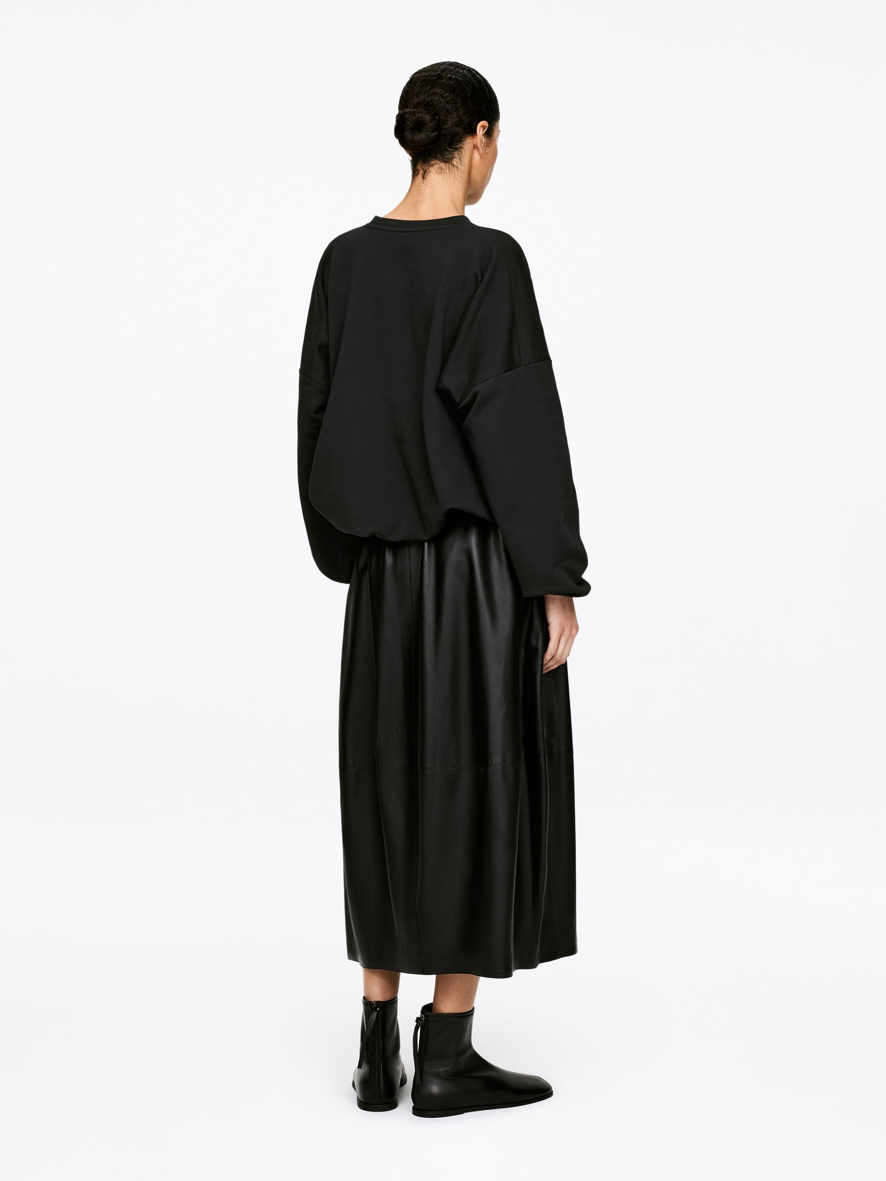 Balloon Sweatshirt - Black - Regular fit - Women - StillMedia/Lookbook - 3