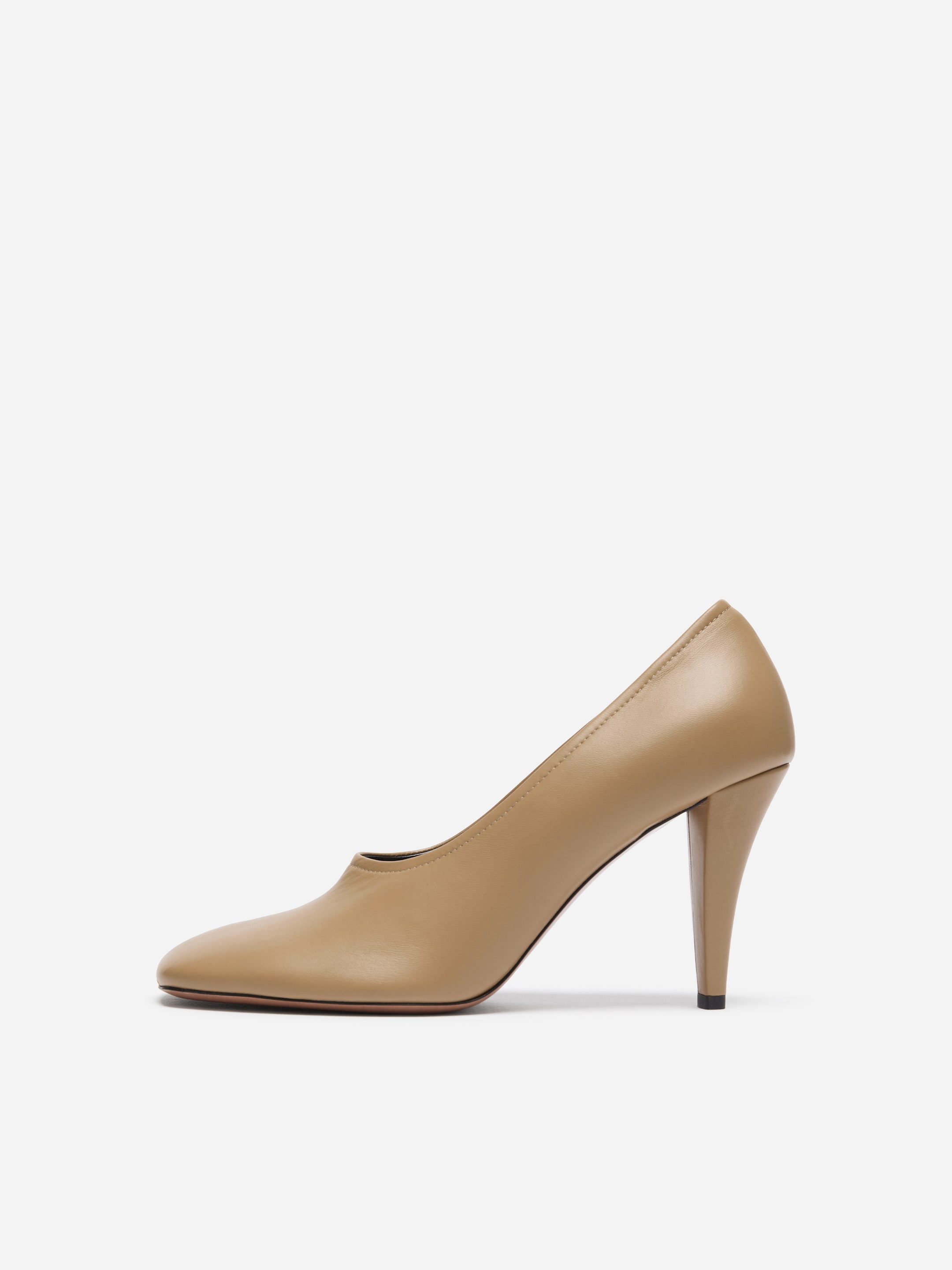 Zapatos de salón en piel con puntera cuadrada - Beige - women - StillMedia/DescriptiveStillLife - 2