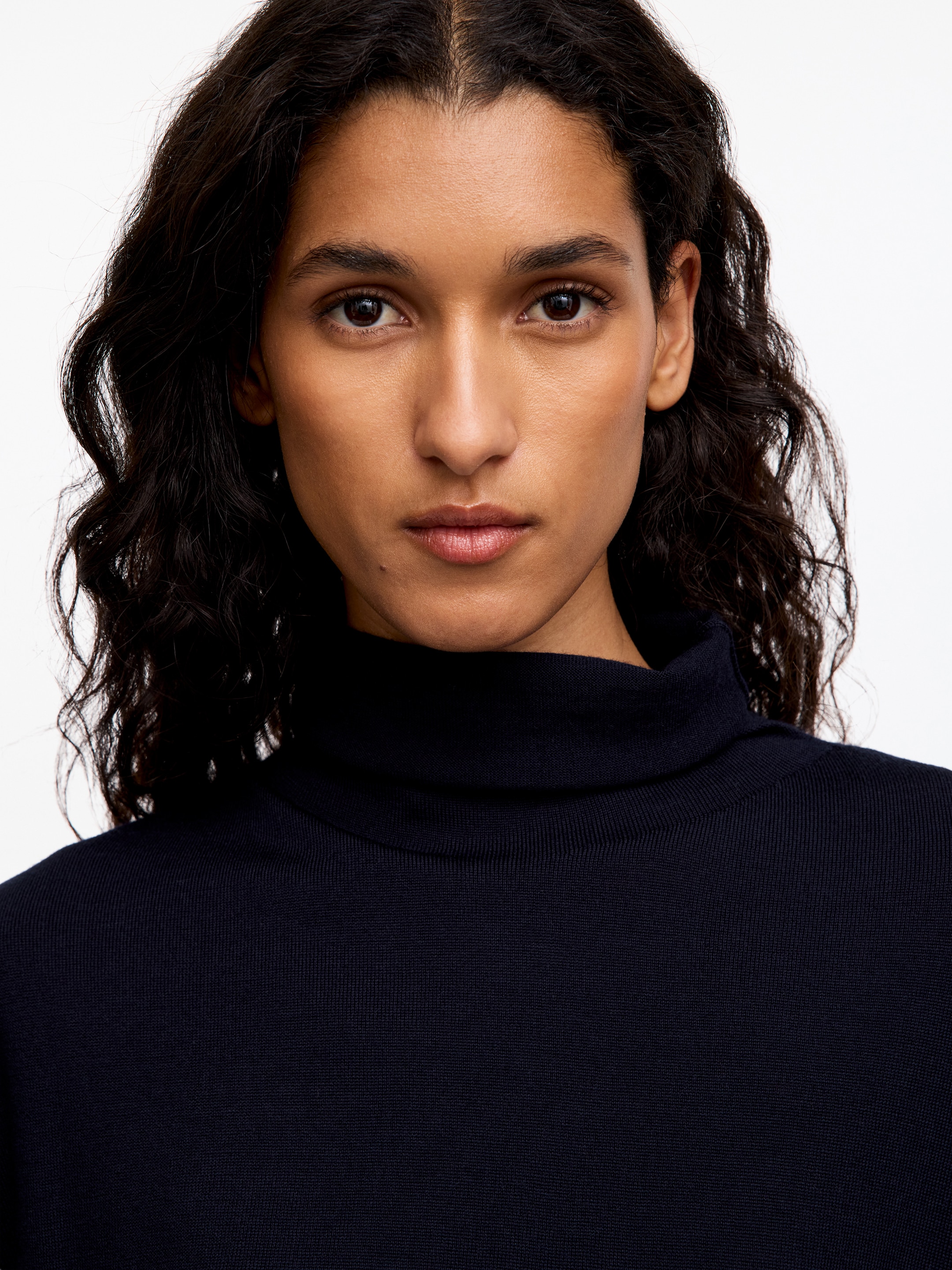 Rollkragenpullover aus Merinowolle - Blau - Loose Fit - women - StillMedia/Lookbook - 3