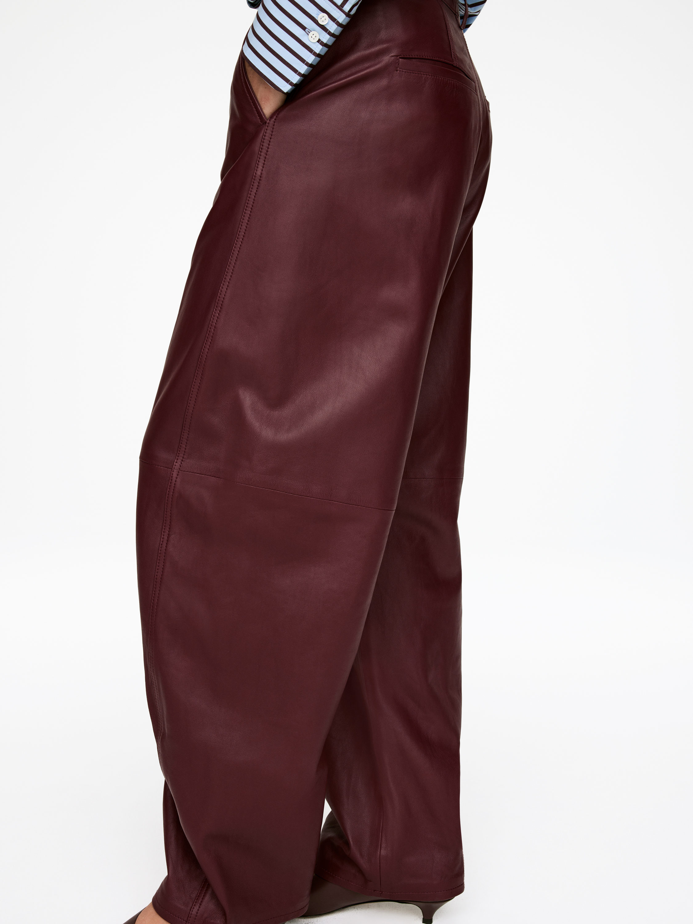 Barrel Leather Trousers - Dark Red - Relaxed fit - Women - StillMedia/Lookbook - 7