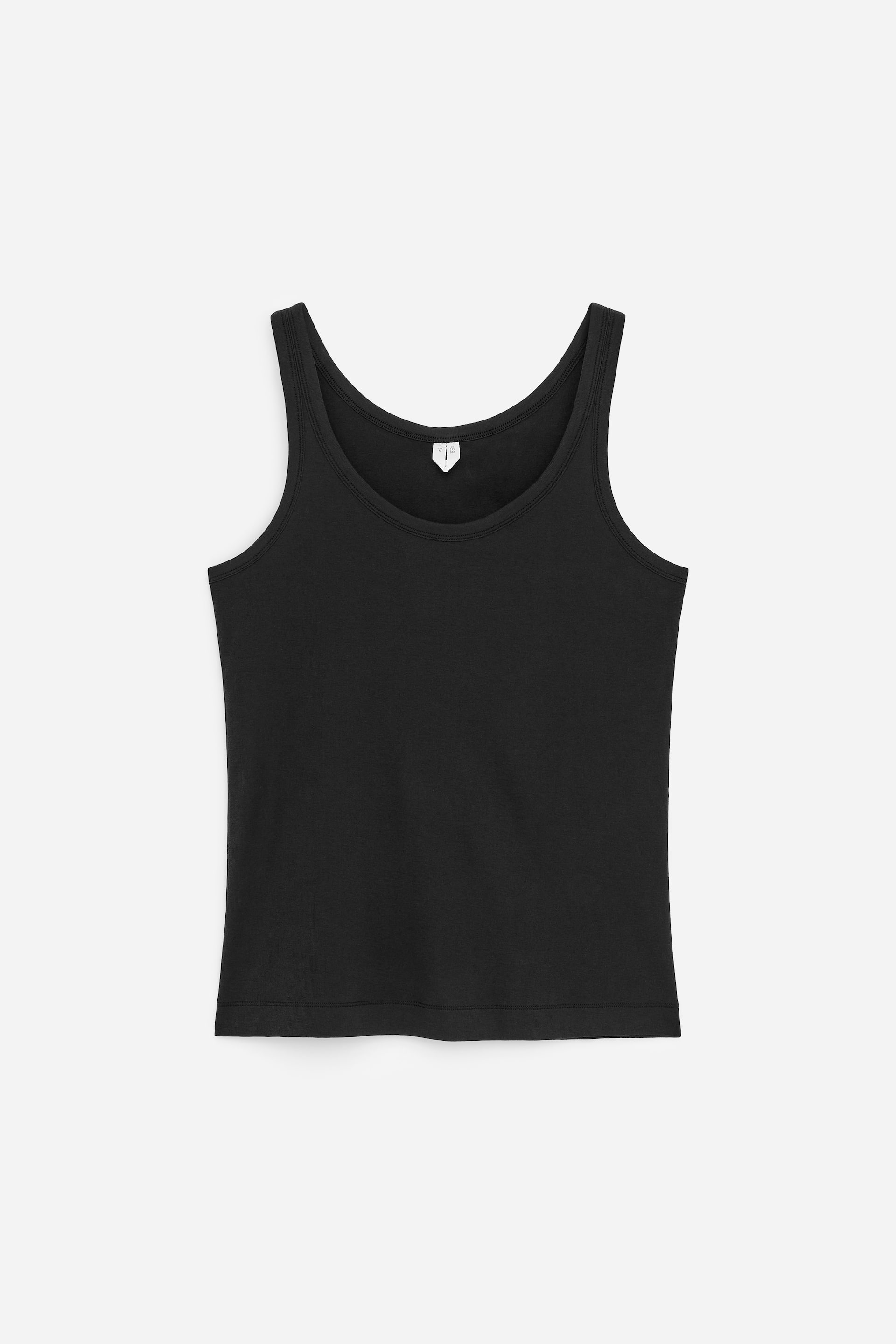 Ingrandisci l'immagine: Una canotta nera è presentata frontalmente, caratterizzata da uno scollo rotondo e una silhouette senza maniche con una vestibilità regolare. Un piccolo cartellino bianco è visibile all'interno dello scollo posteriore.