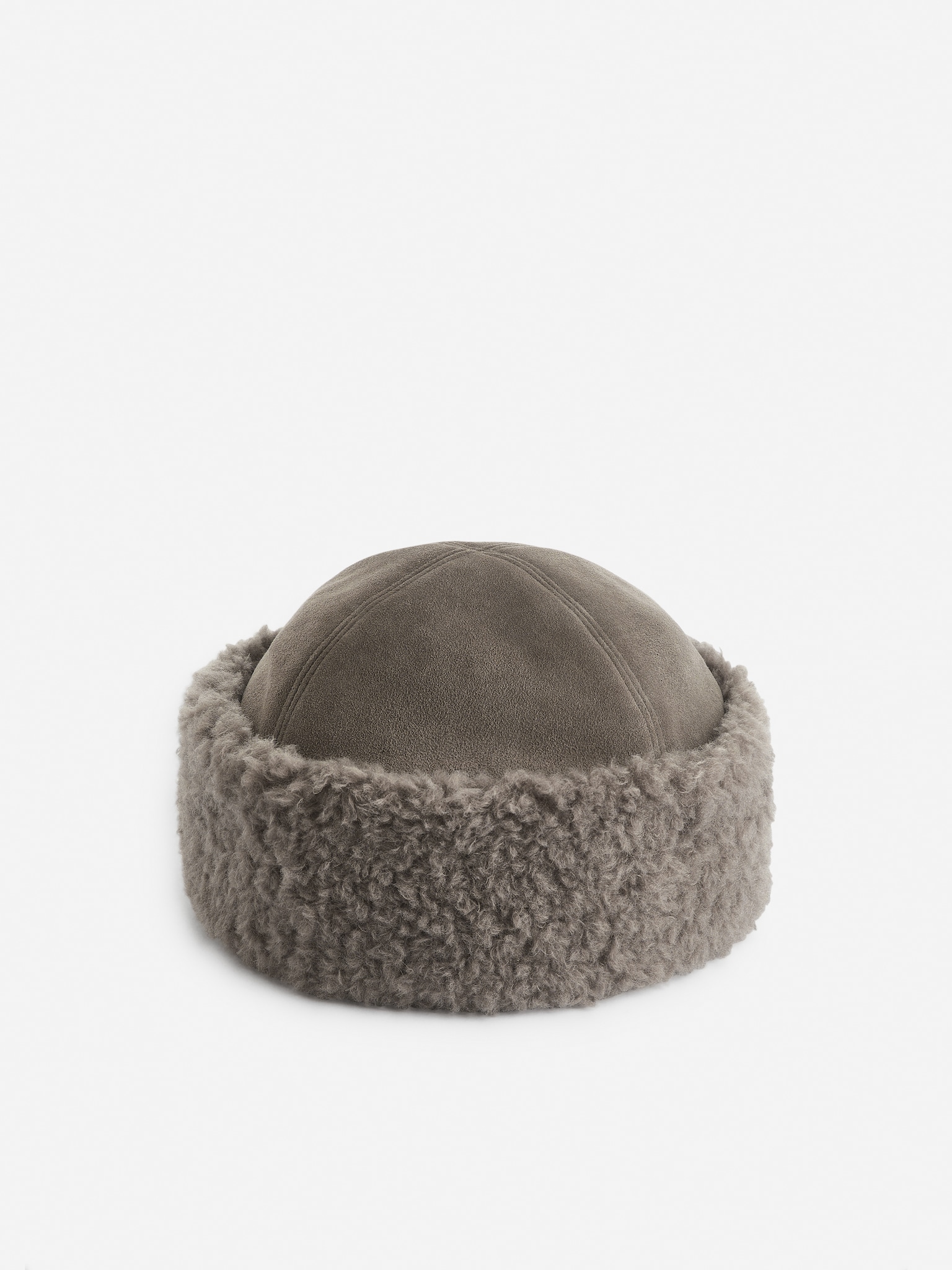 Zamszowa zimowa czapka - Brązowy