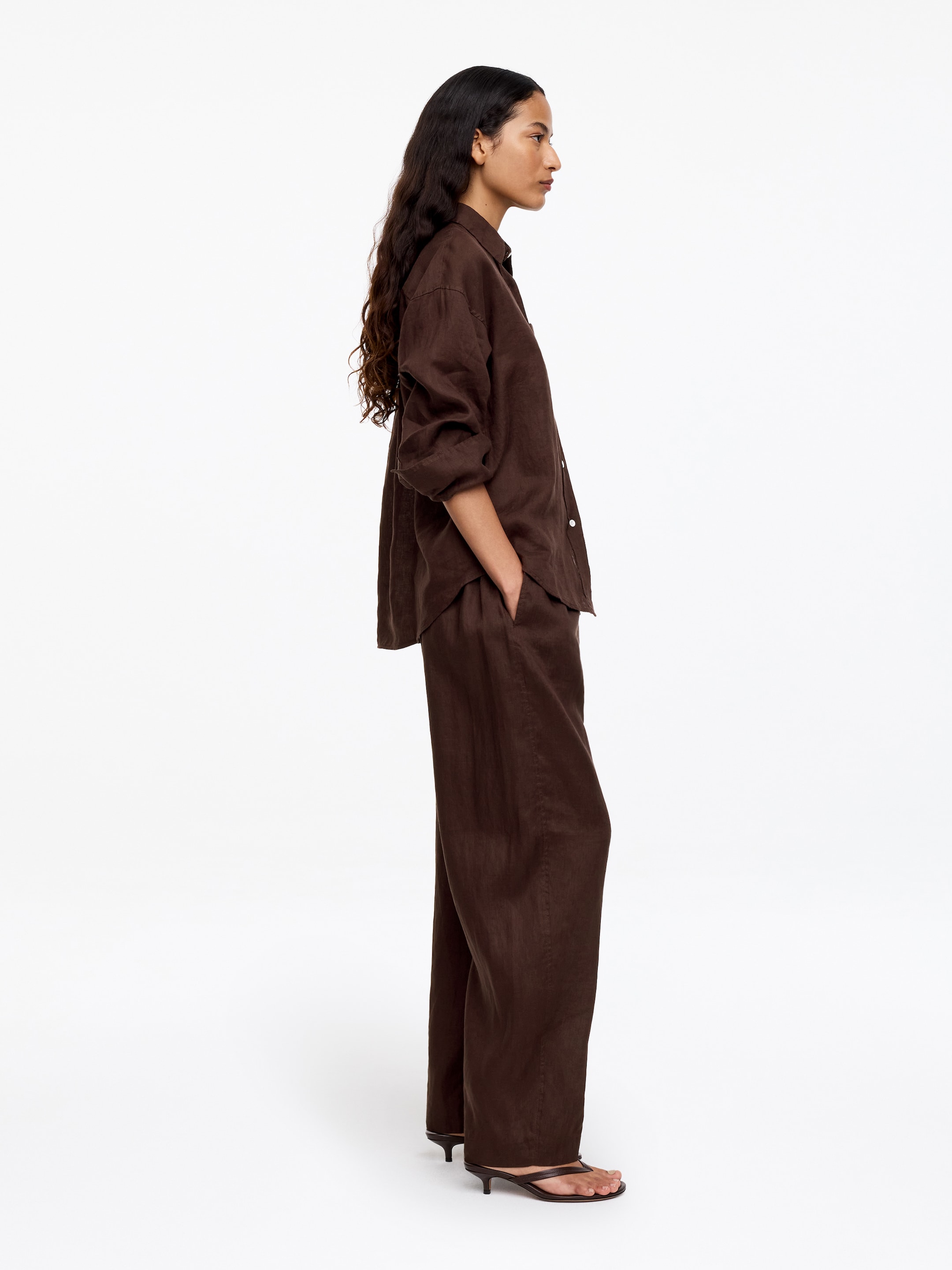 Barrel Linen Trousers - Dark Brown - Relaxed fit - Women - StillMedia/Lookbook - 2