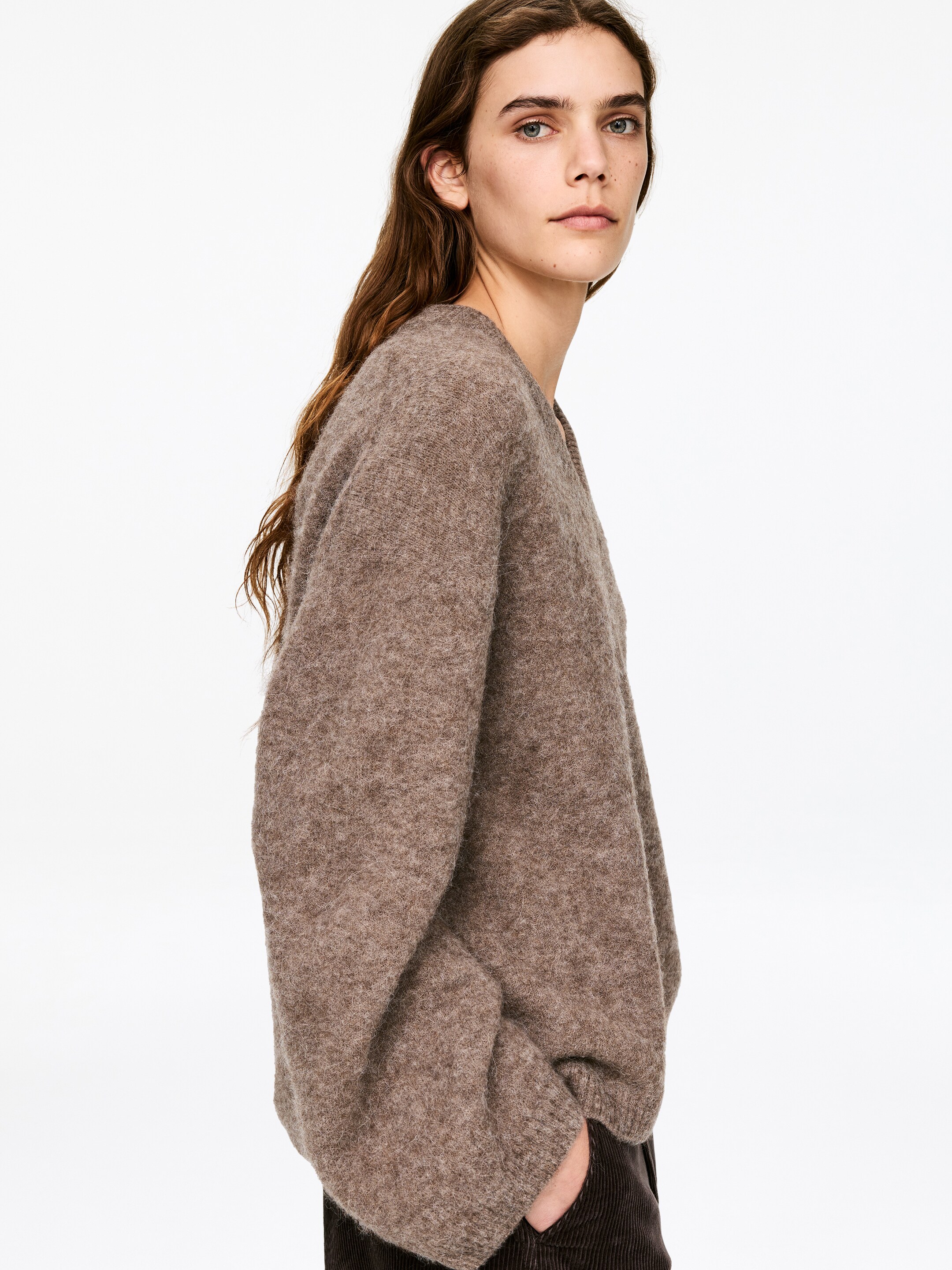Ingrandisci l'immagine: Alpaca-Wool Blend V-Neck Jumper - Taupe - DONNA | H&M CH 3