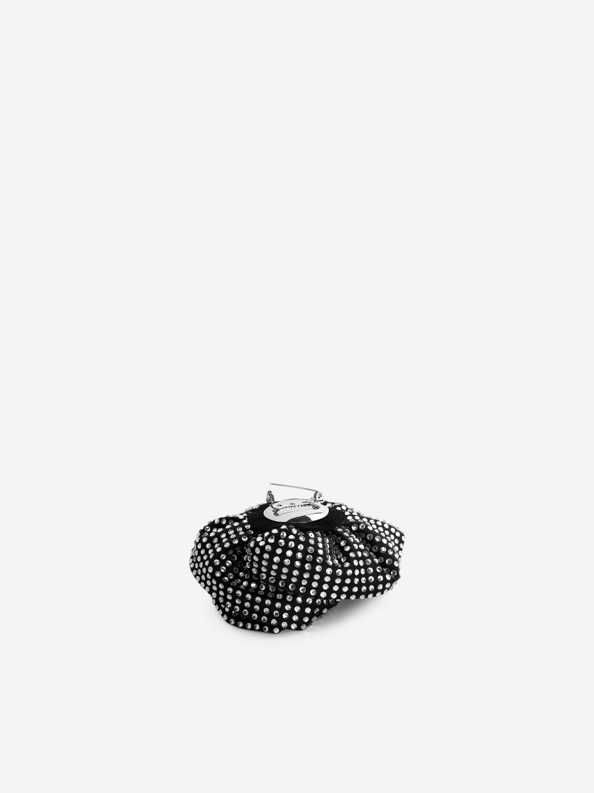 Rose Brooch - Black - Women - StillMedia/DescriptiveStillLife - 1