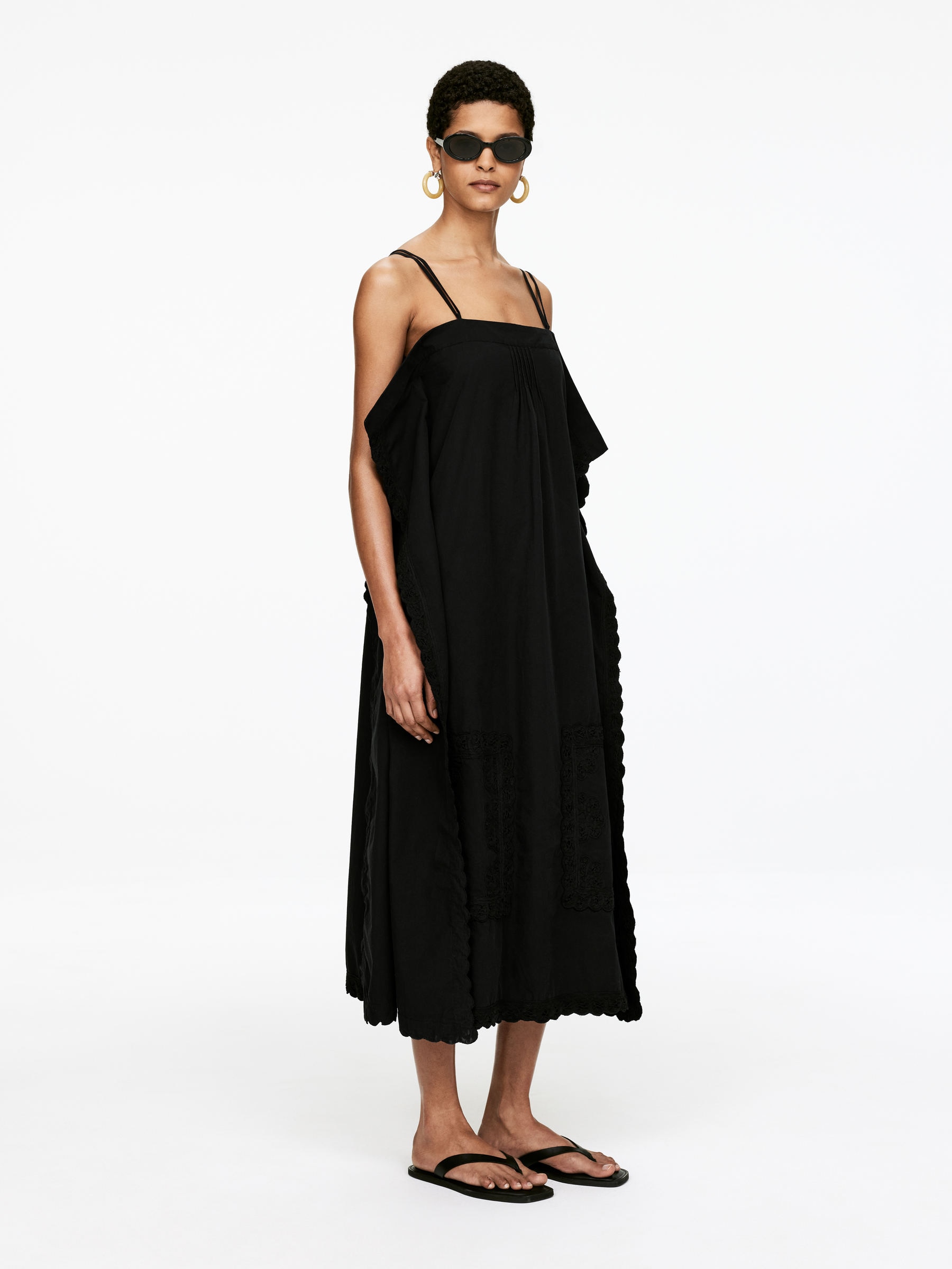 Embroidered Strap Dress - Black - Regular fit - Women - StillMedia/Lookbook - 4
