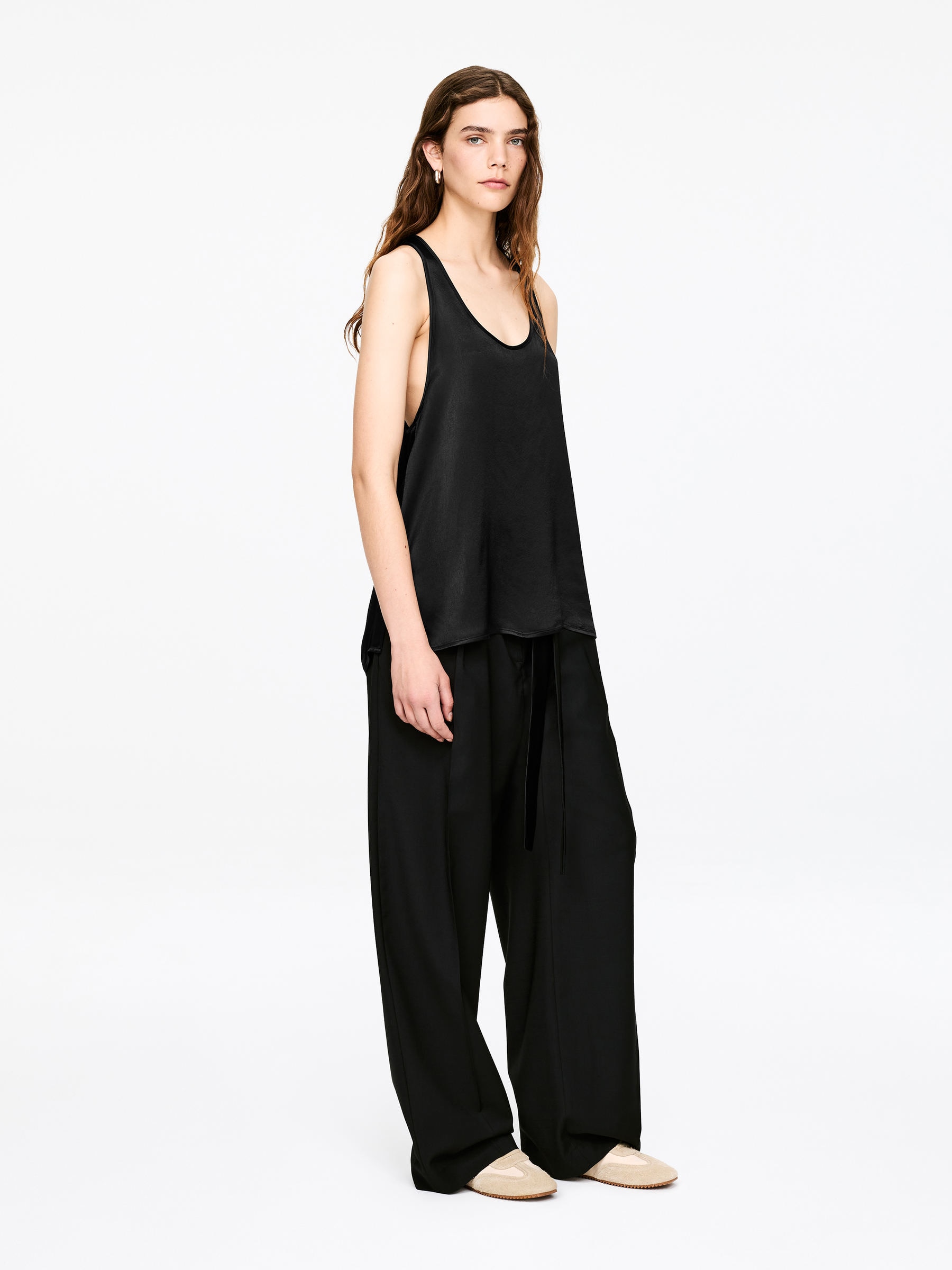 Sporty Satin Top - Black - Regular fit - Women - StillMedia/Lookbook - 4
