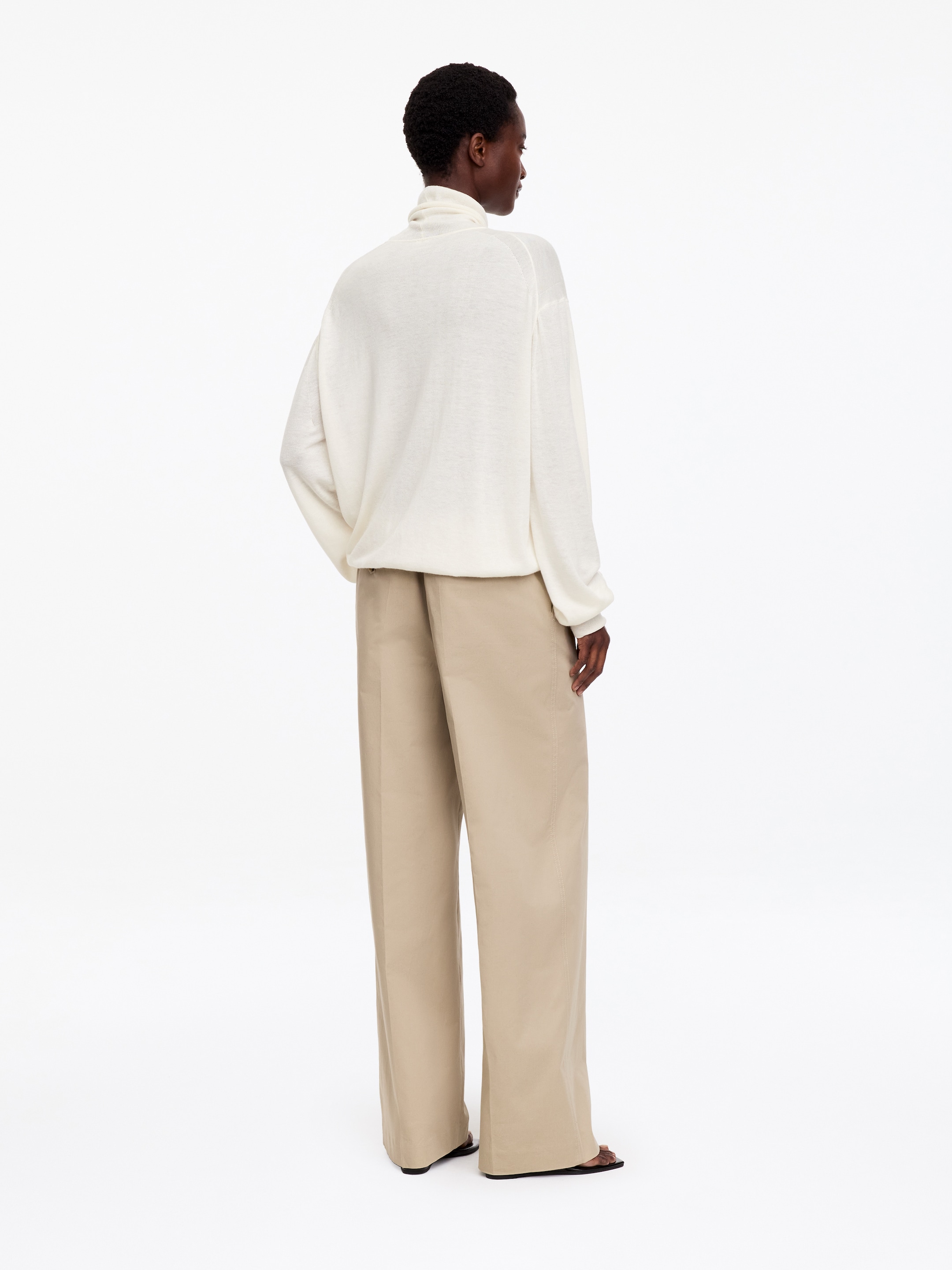 Jersey de cuello vuelto de lana y lyocell - Blanco roto - Corte holgado - women - StillMedia/Lookbook - 3