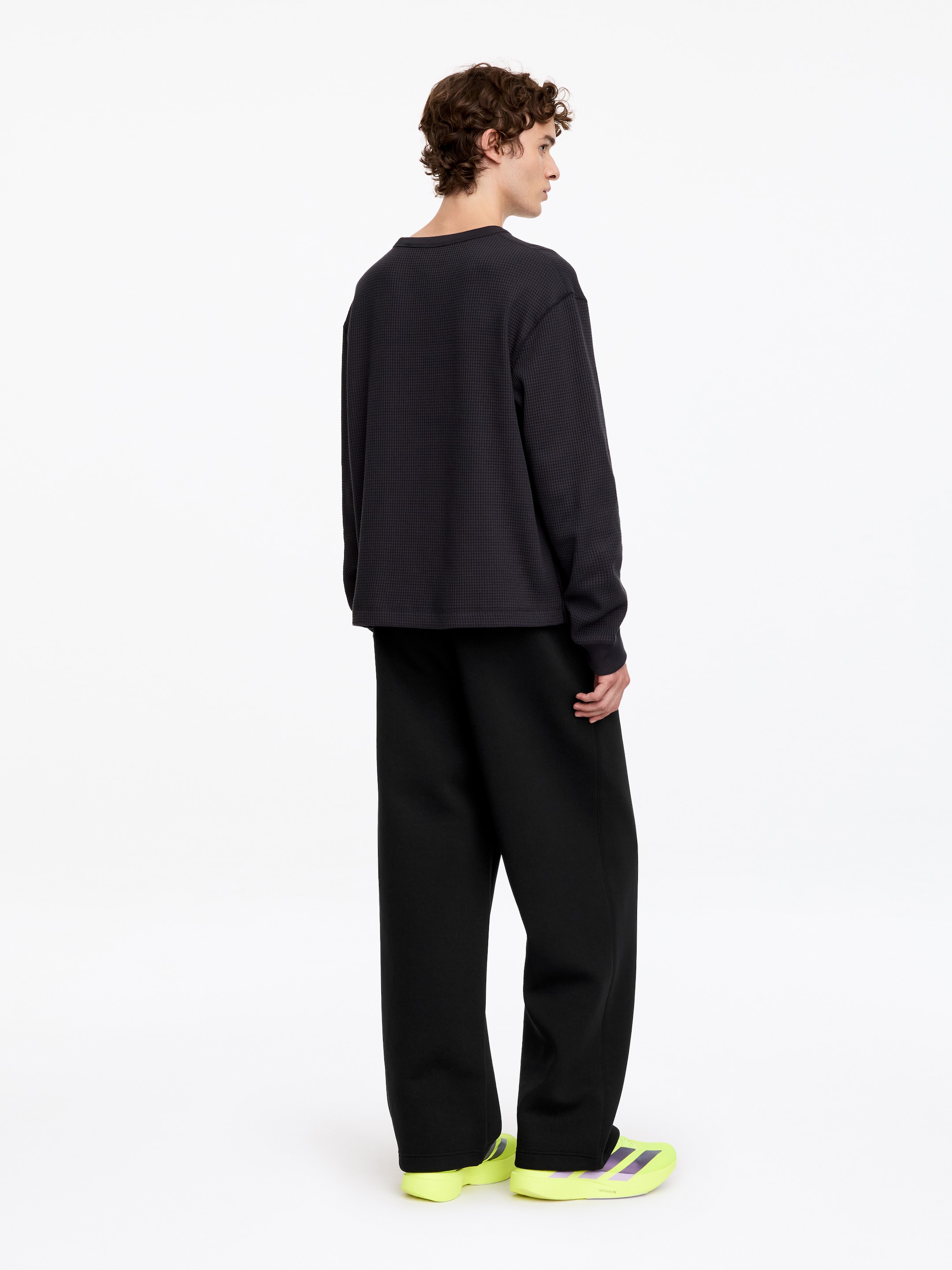 ARKET ACTIVE Jogginghose - Schwarz - Loose Fit - men - StillMedia/Lookbook - 2
