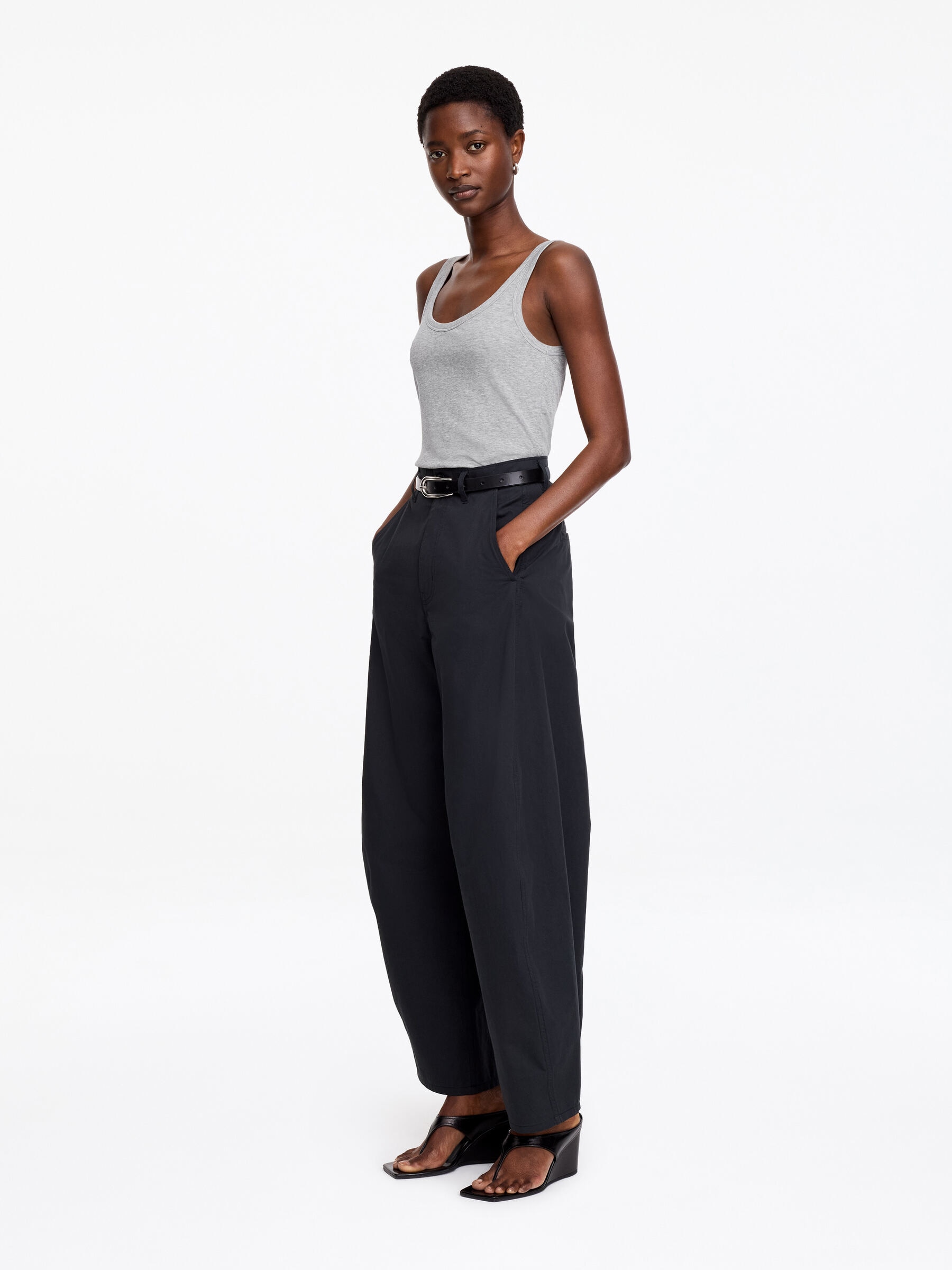 Scoop-Neck Tank Top - Grey Melange - Regular fit - Women - StillMedia/Lookbook - 5