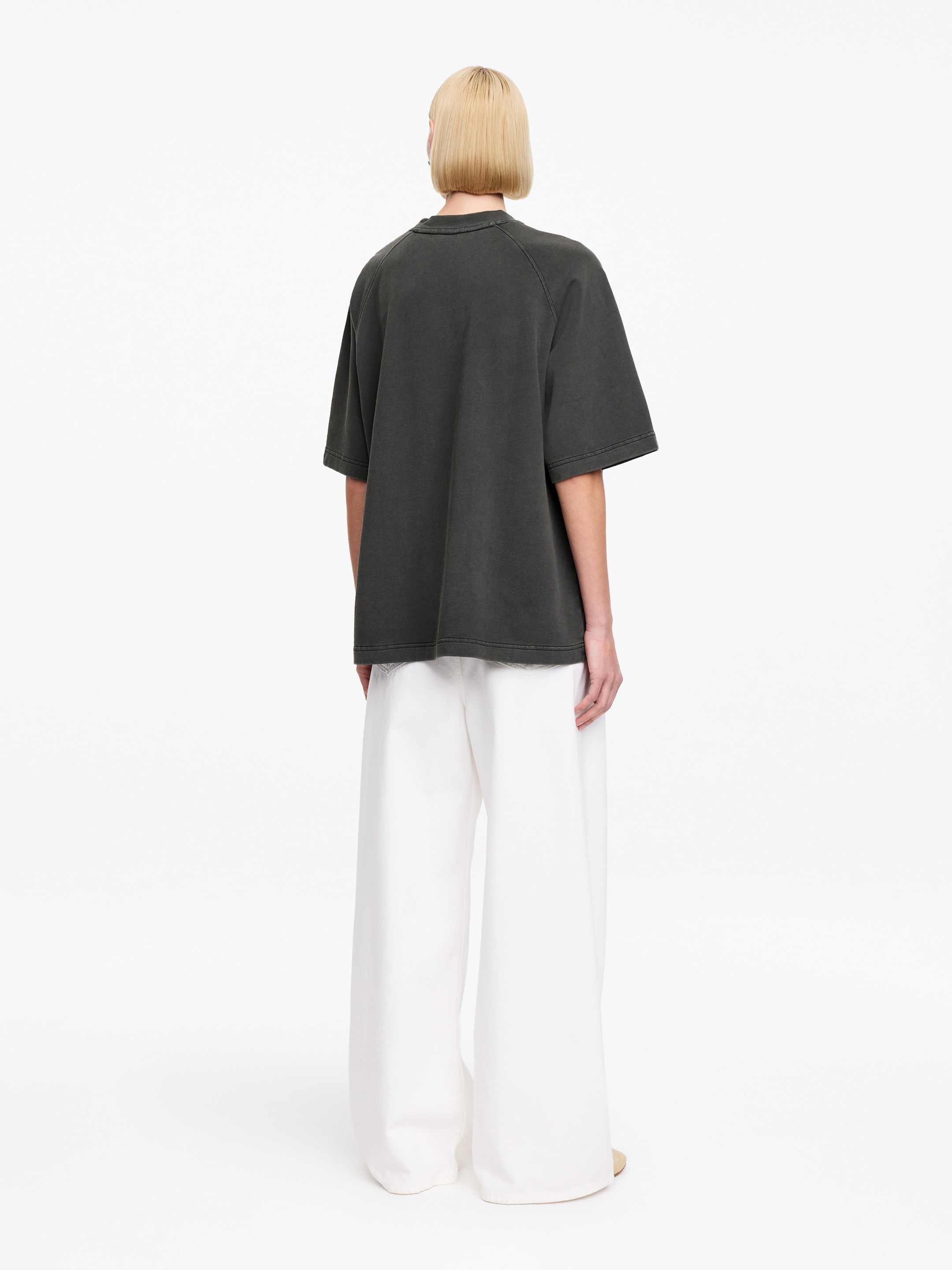 Short-Sleeve Sweatshirt - Black - Oversized - Women - StillMedia/Lookbook - 2