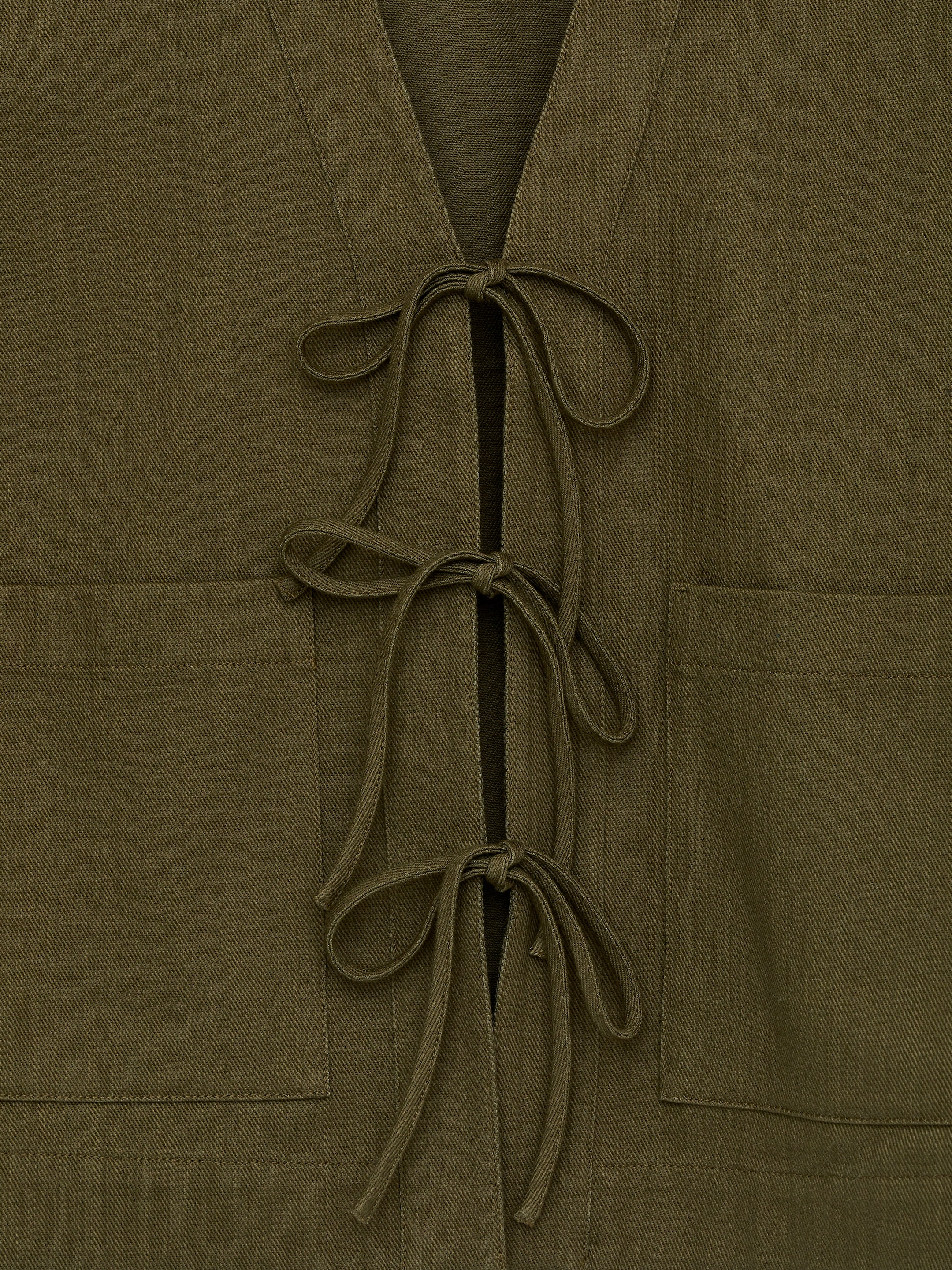 Topp med knytband framtill - Khakigrön - Regular fit - Women - StillMedia/DescriptiveDetail - 1