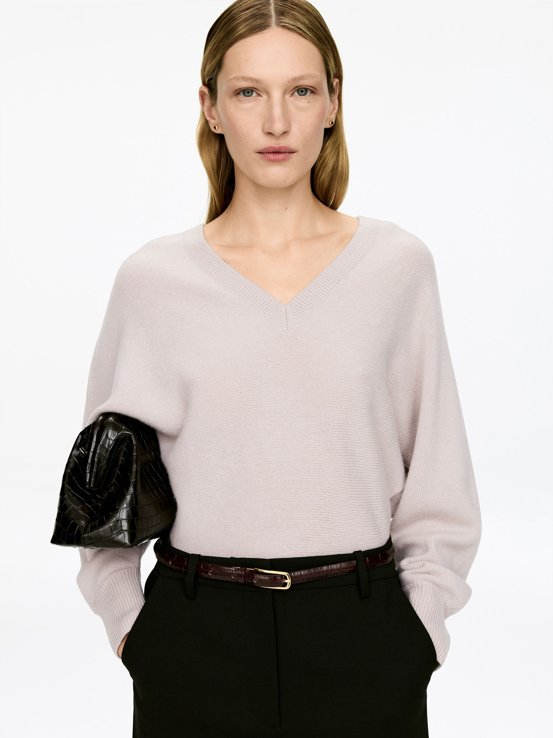 V-ringad tröja i ren kashmir - Grå - Regular fit - Women - StillMedia/Lookbook - 3