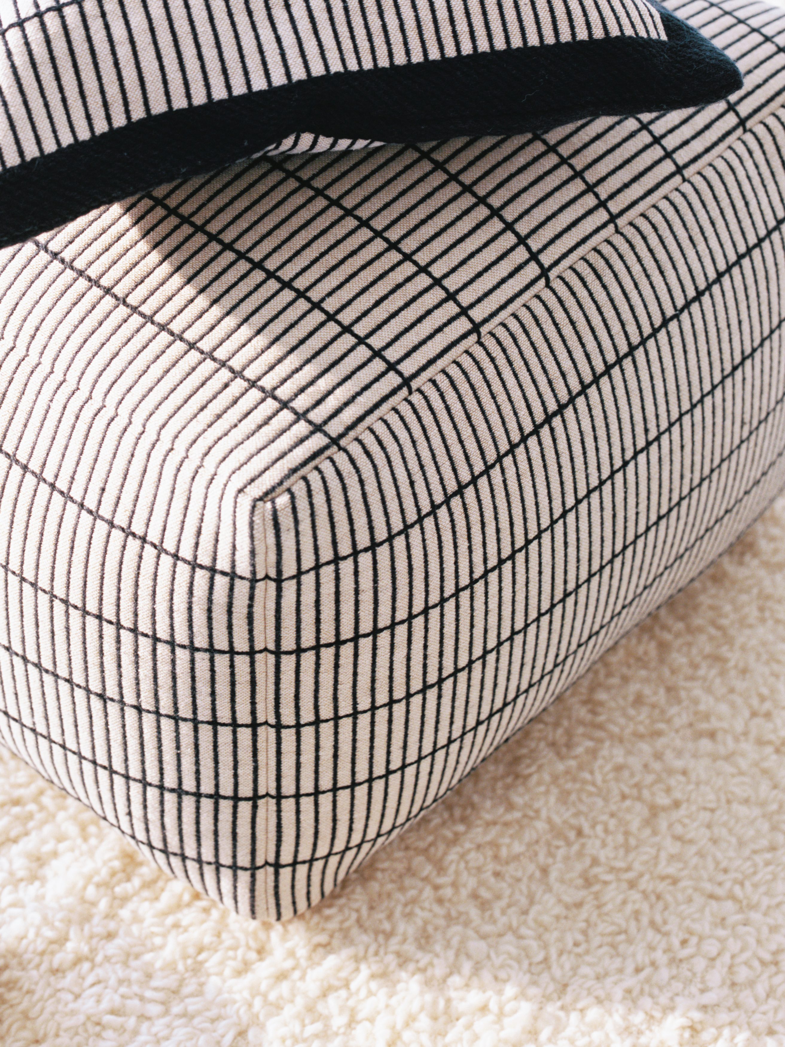Pouf in cotone e lana - Nero/Beige