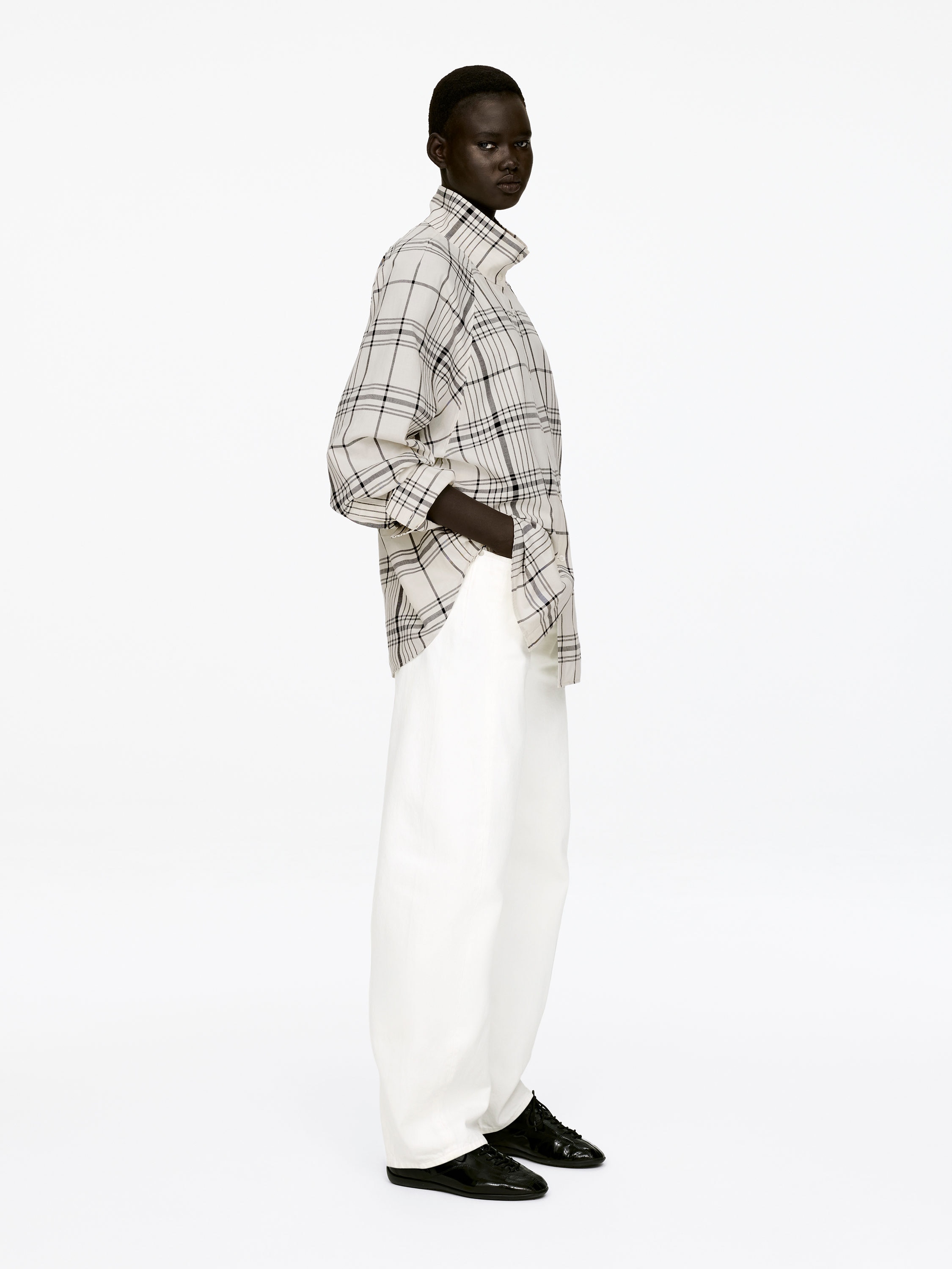 Funnel-Neck Shirt - White/Black - Regular fit - Women - StillMedia/Lookbook - 6
