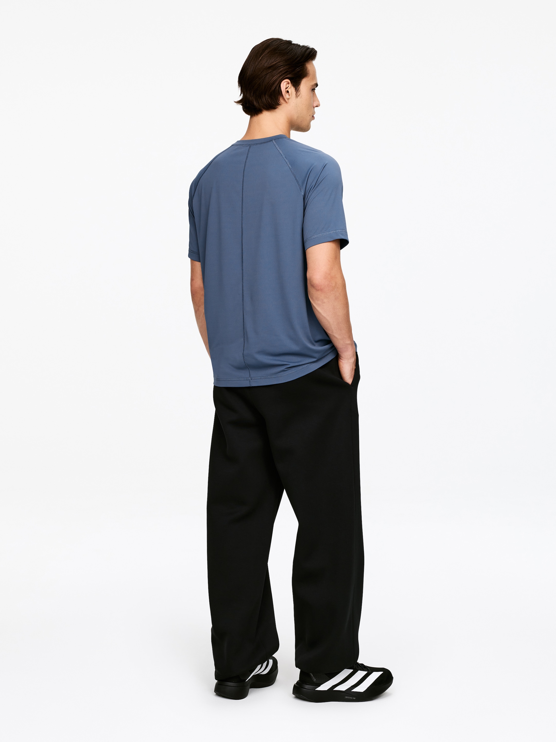 ARKET ACTIVE Tech T-Shirt - Light Blue - Regular fit - Men - StillMedia/Lookbook - 3