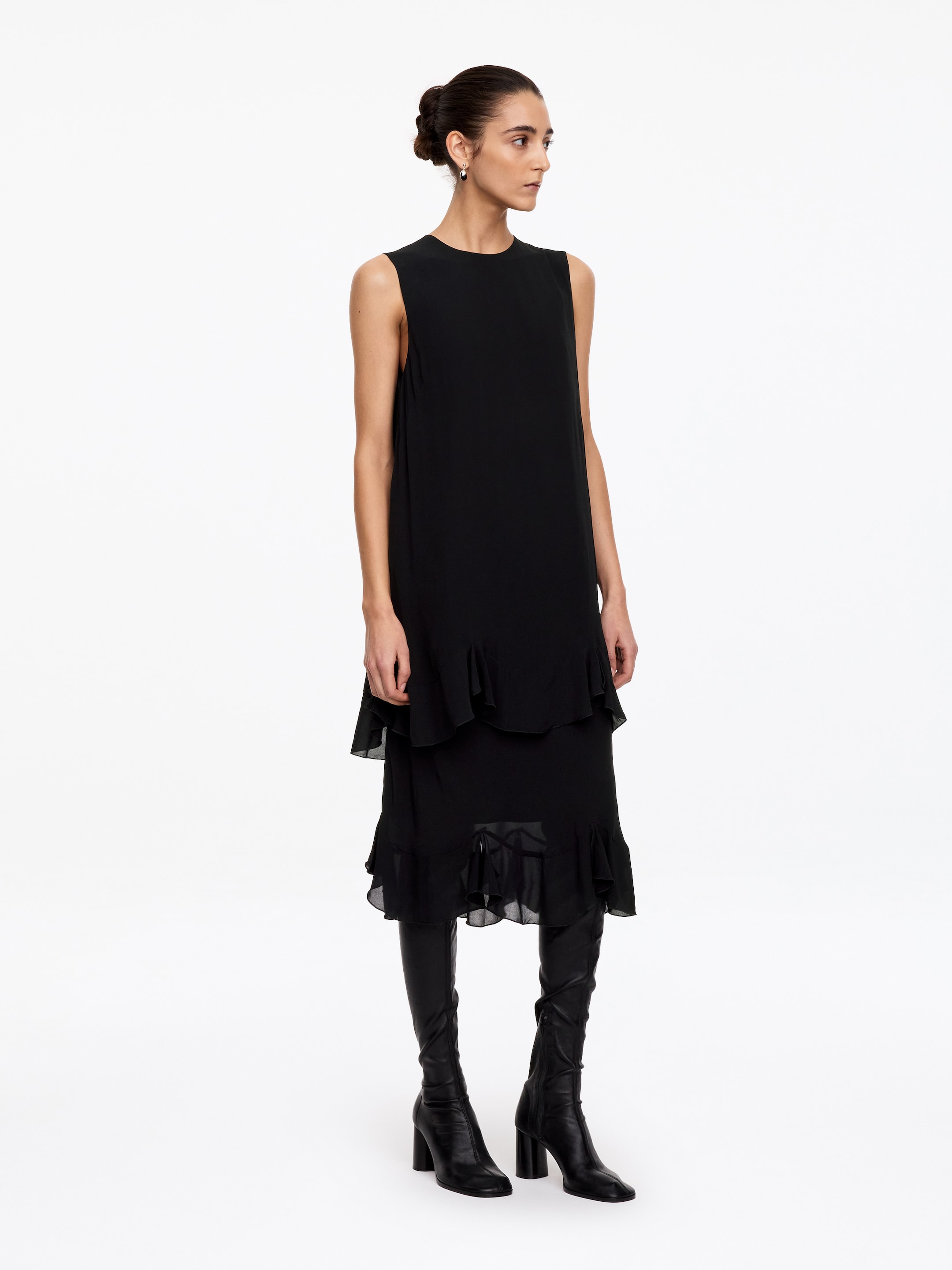 Tunika mit Volant mit Bogenkante - Schwarz - Regular Fit - women - StillMedia/Lookbook - 3