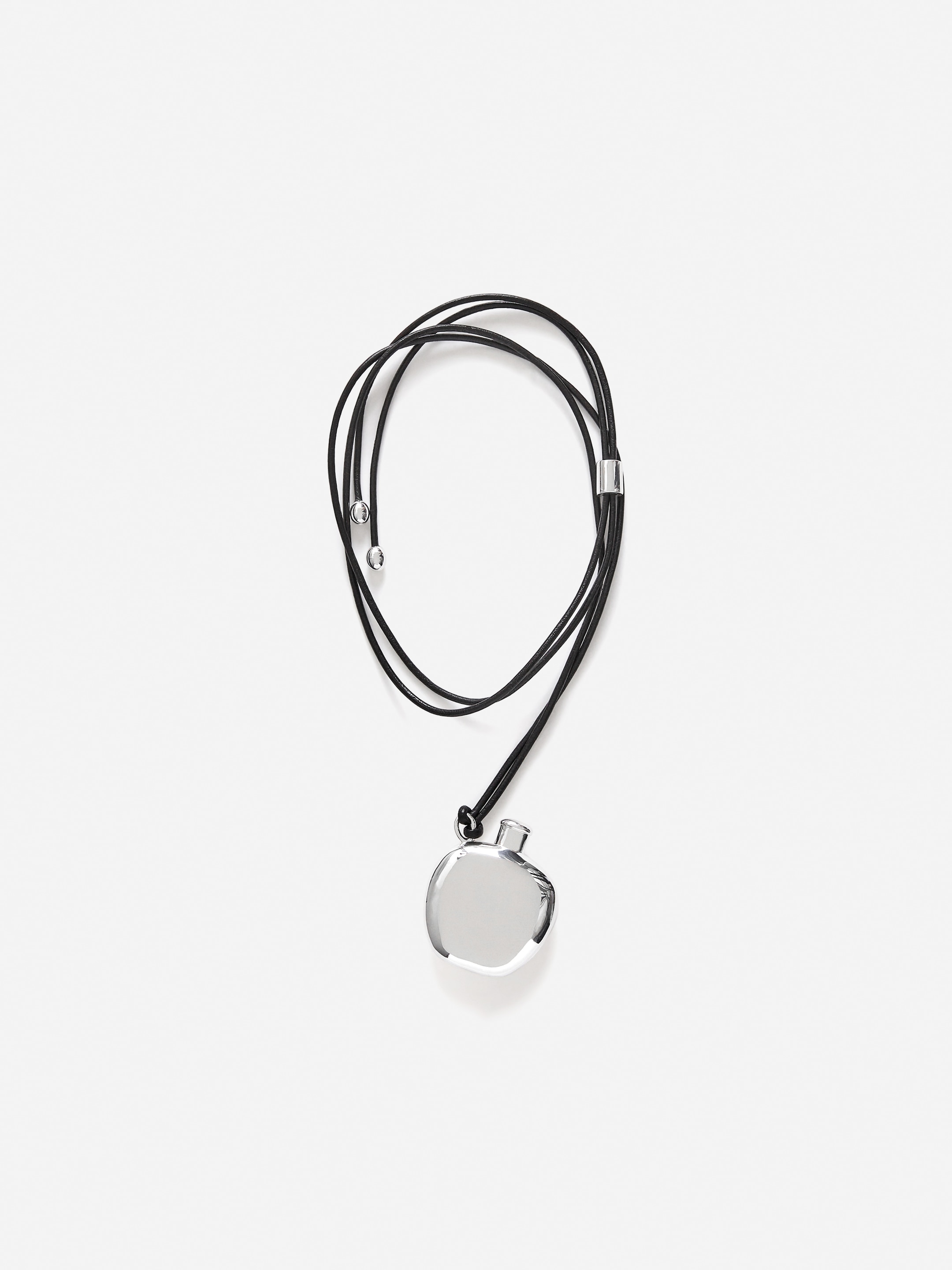 Leather Cord Pendant Necklace - Silver/Black - Women - StillMedia/DescriptiveStillLife - 2