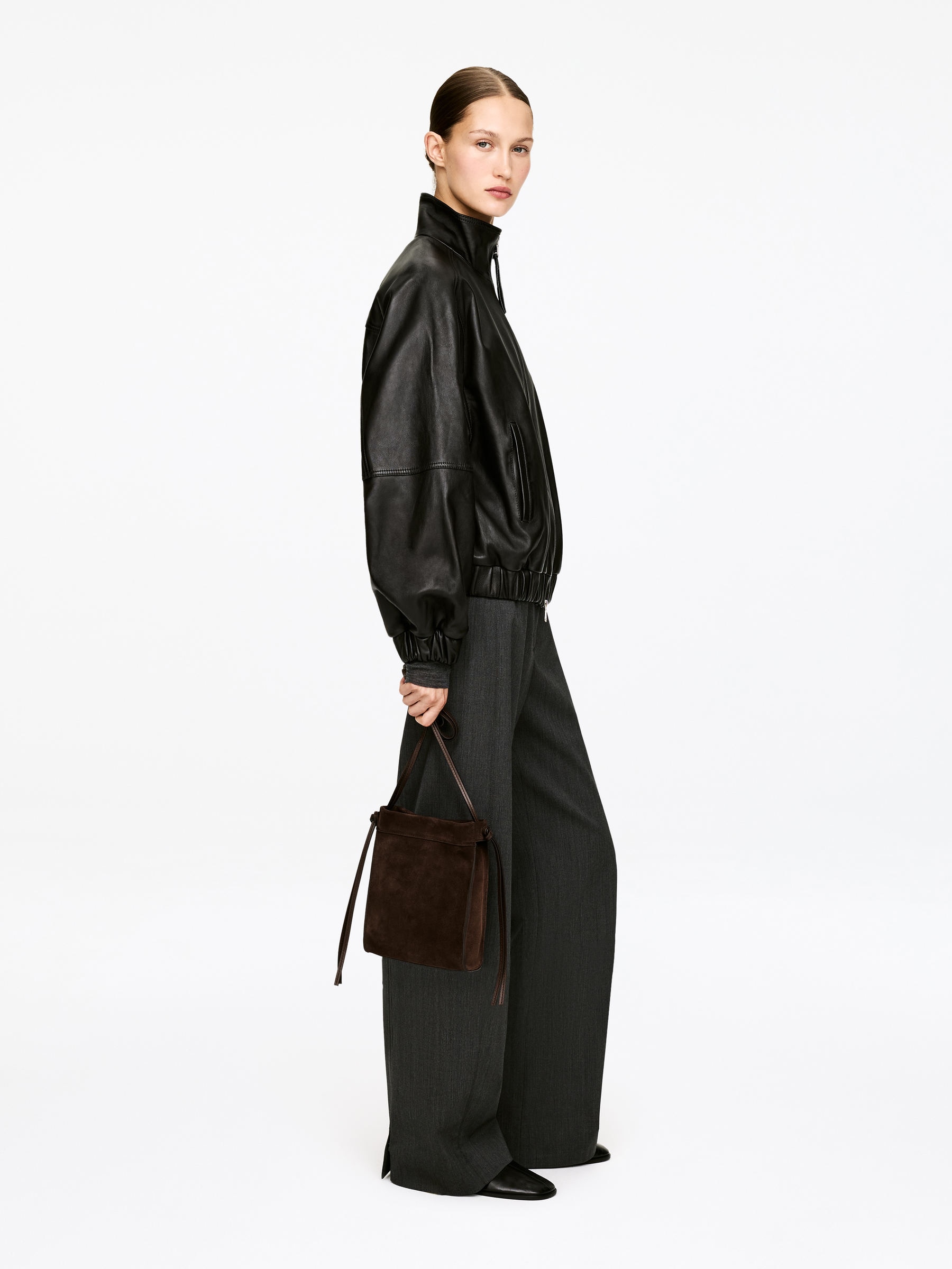 Sac bandoulière en daim - Marron foncé - Femme - StillMedia/Lookbook - 5